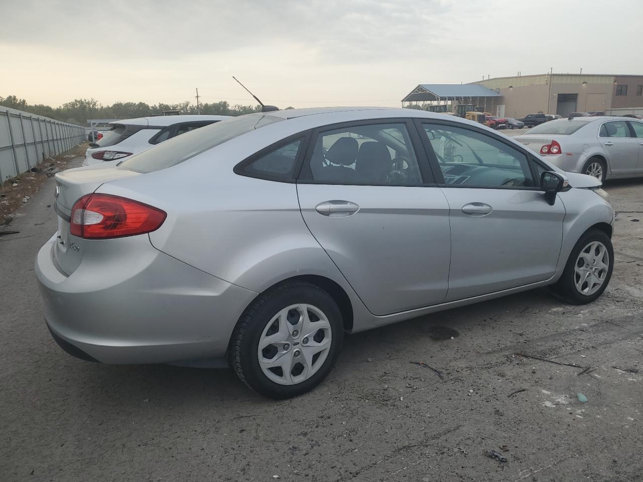 Photo 2 VIN: 3FADP4BJ0DM214523 - FORD FIESTA 