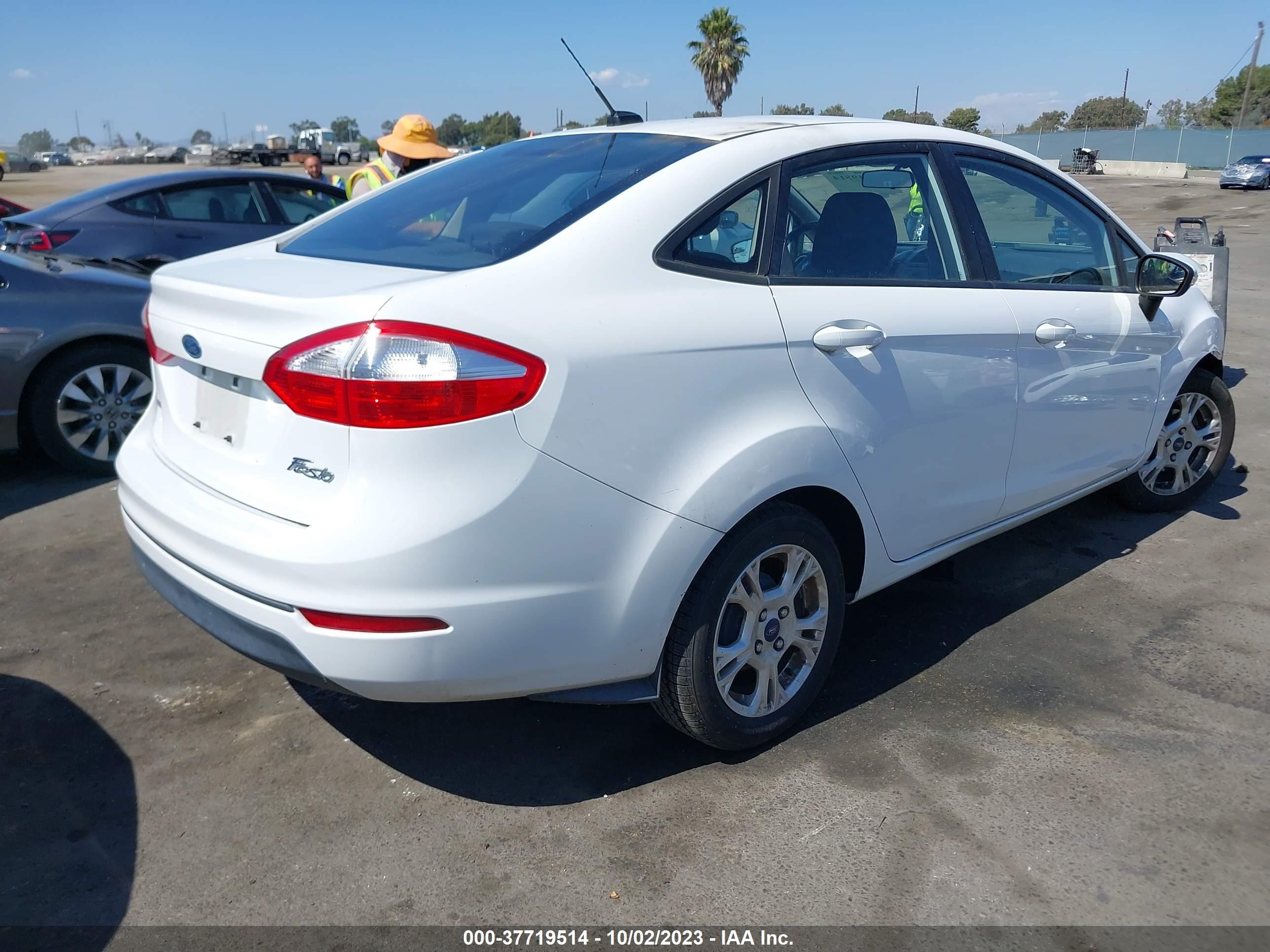 Photo 3 VIN: 3FADP4BJ0EM139582 - FORD FIESTA 