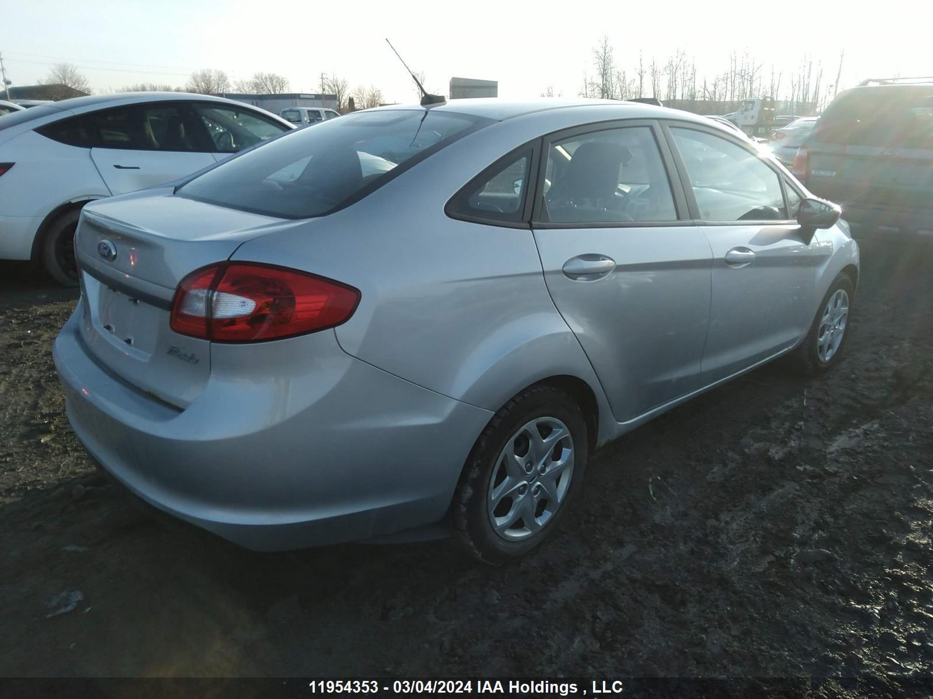 Photo 3 VIN: 3FADP4BJ1BM183098 - FORD FIESTA 