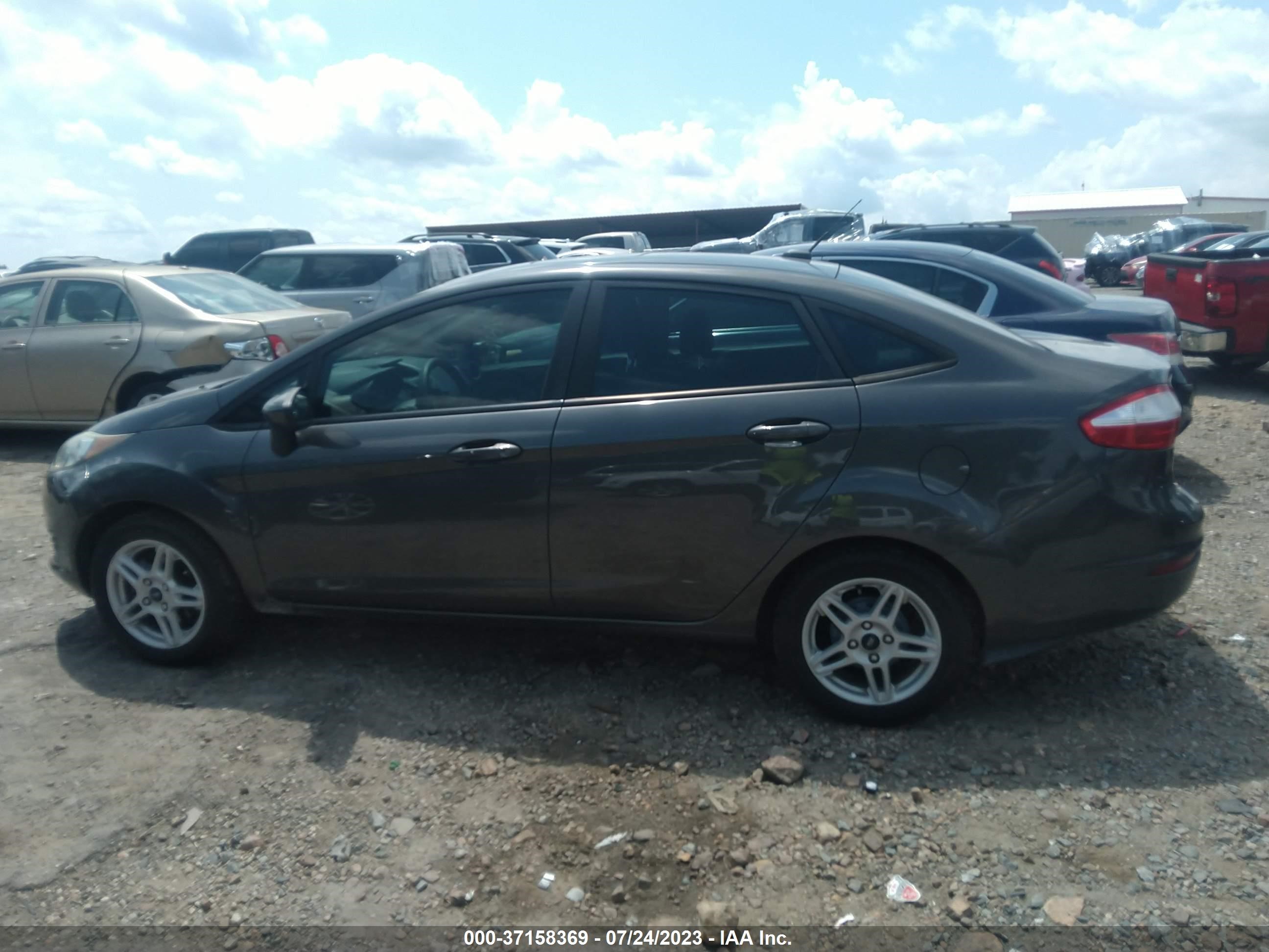 Photo 13 VIN: 3FADP4BJ1JM135678 - FORD FIESTA 