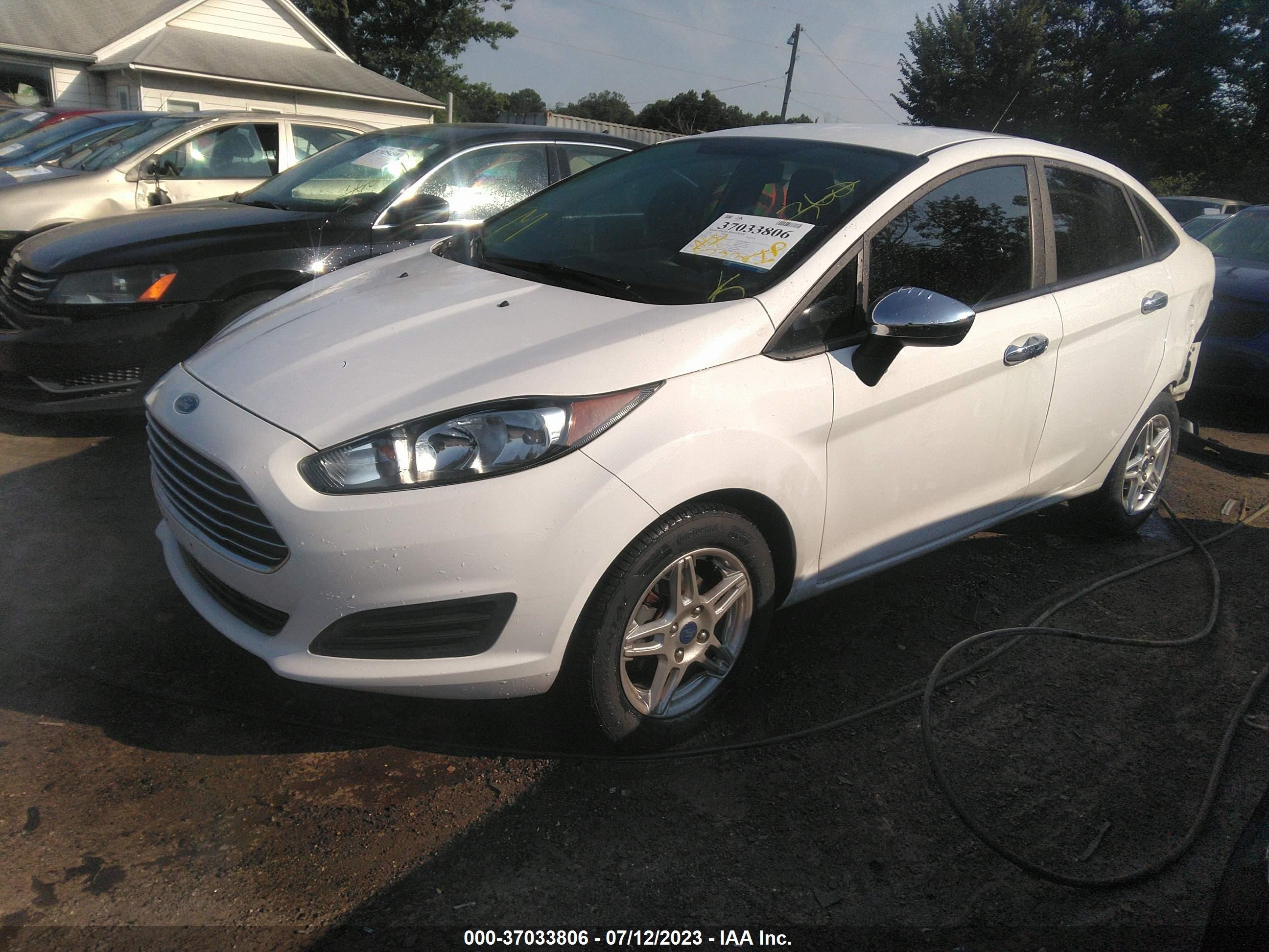 Photo 1 VIN: 3FADP4BJ3JM140588 - FORD FIESTA 