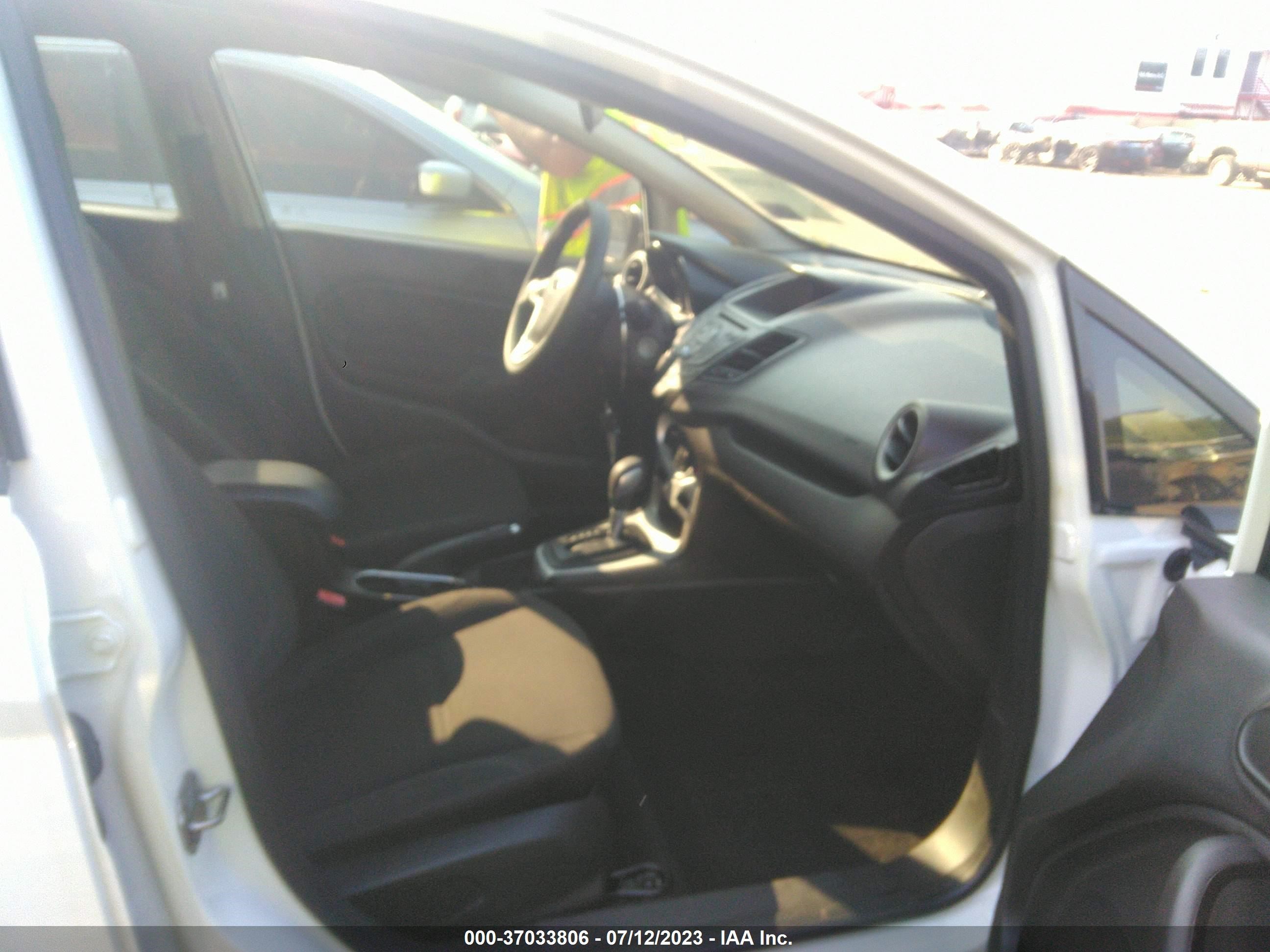 Photo 4 VIN: 3FADP4BJ3JM140588 - FORD FIESTA 