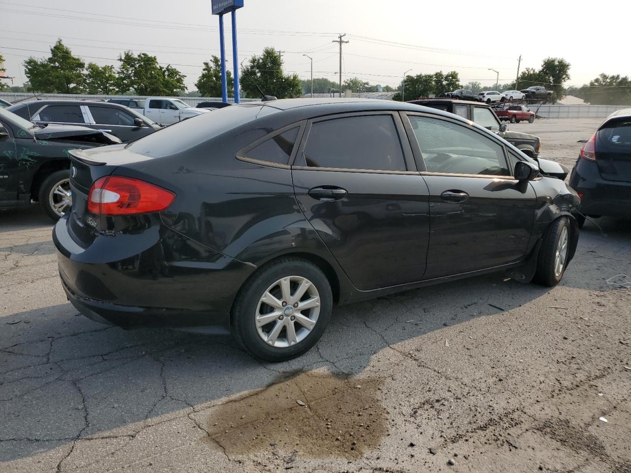 Photo 2 VIN: 3FADP4BJ4BM164724 - FORD FIESTA 