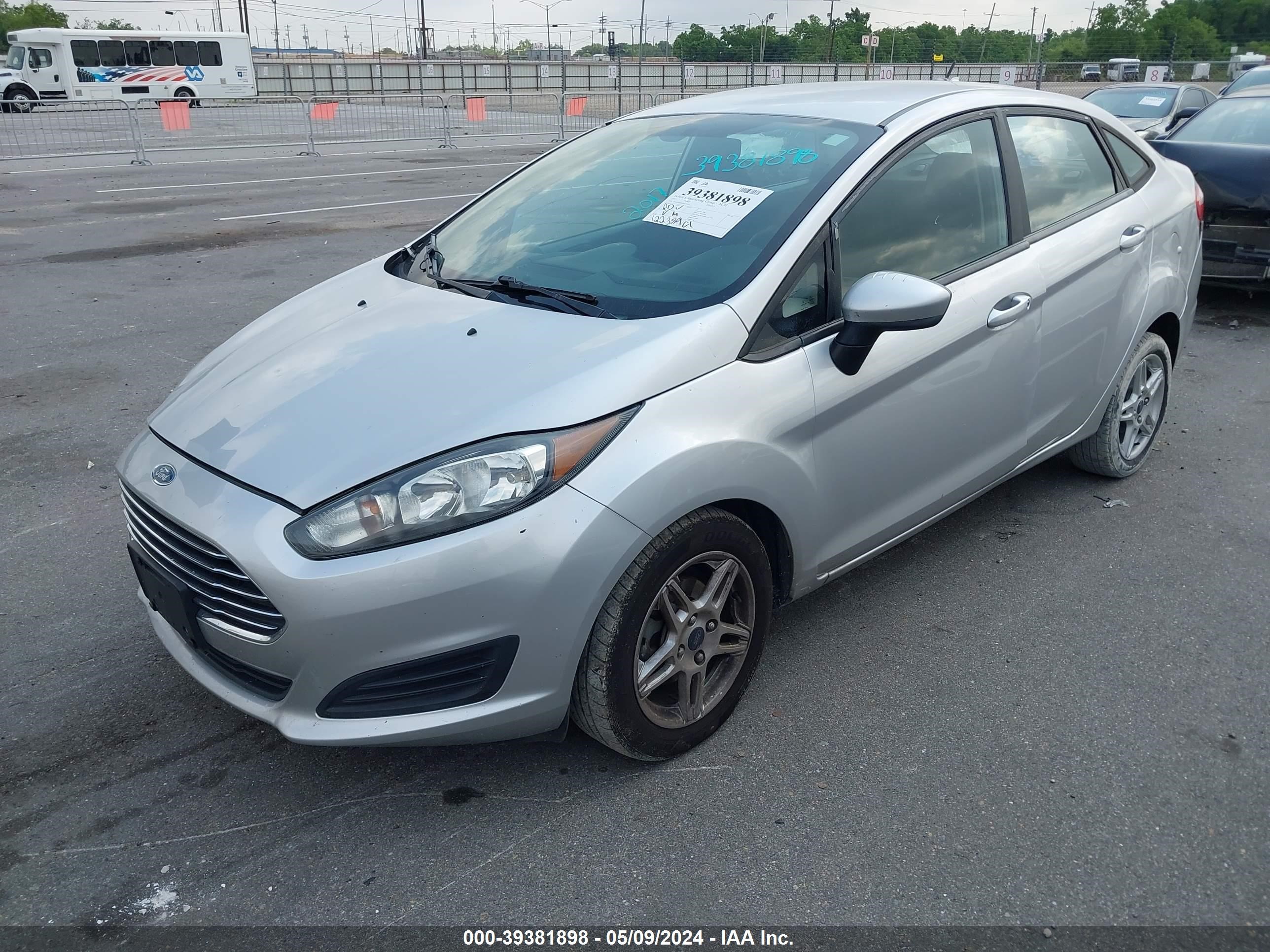 Photo 1 VIN: 3FADP4BJ4HM135619 - FORD FIESTA 