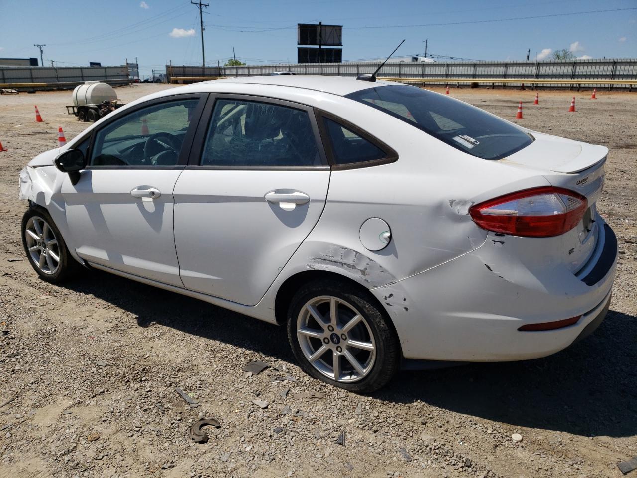 Photo 1 VIN: 3FADP4BJ4KM124613 - FORD FIESTA 