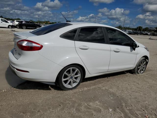 Photo 2 VIN: 3FADP4BJ4KM137278 - FORD FIESTA SE 