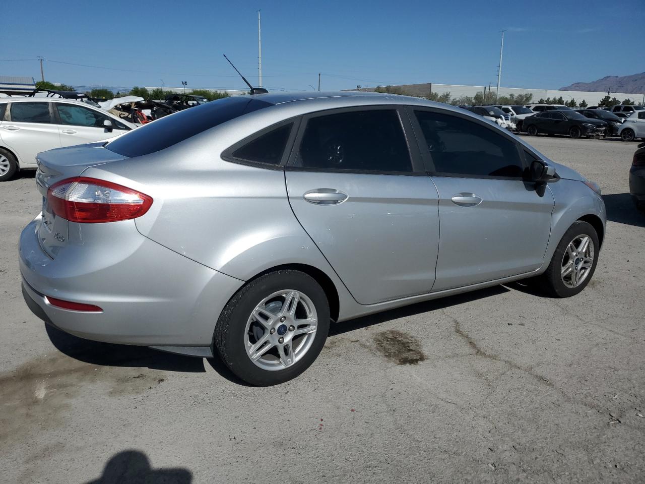 Photo 2 VIN: 3FADP4BJ4KM138222 - FORD FIESTA 