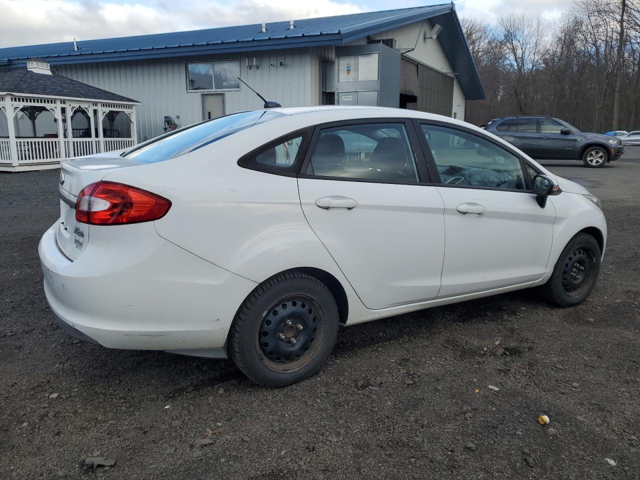 Photo 2 VIN: 3FADP4BJ5DM178604 - FORD FIESTA 