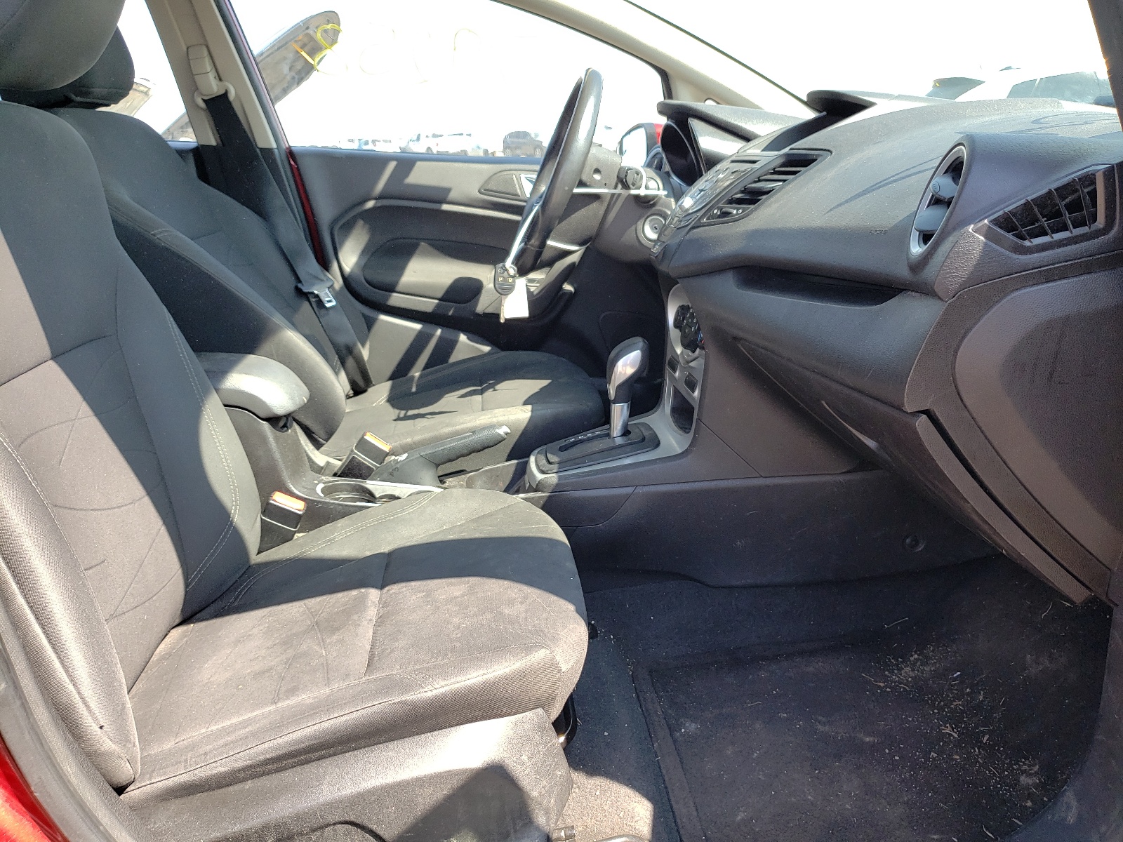 Photo 4 VIN: 3FADP4BJ6FM216537 - FORD FIESTA 