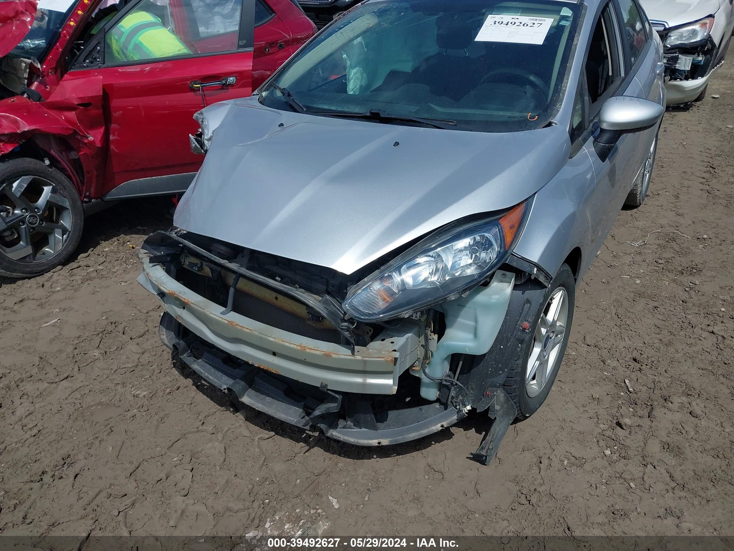 Photo 5 VIN: 3FADP4BJ7JM111742 - FORD FIESTA 