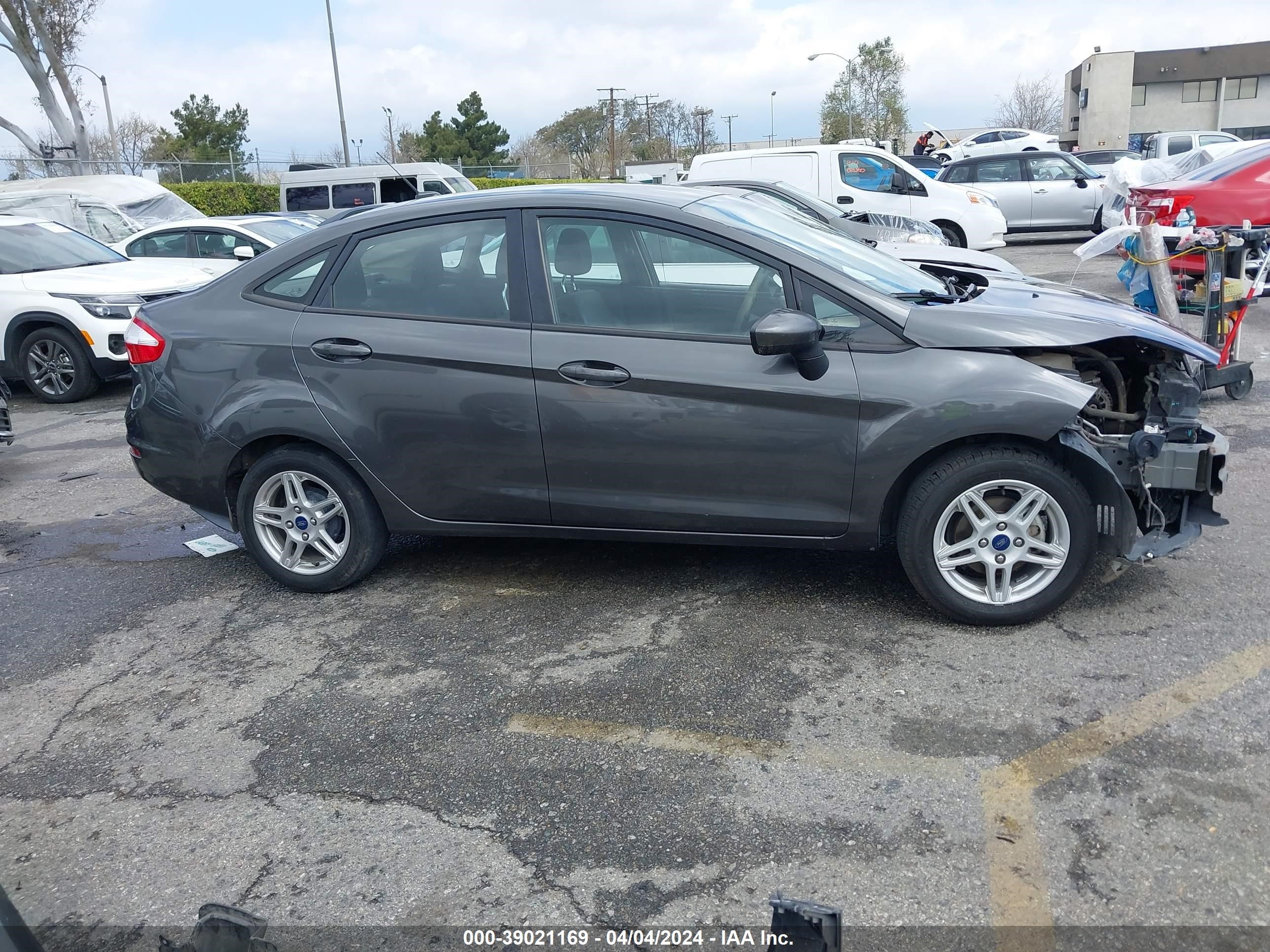 Photo 13 VIN: 3FADP4BJ7KM140014 - FORD FIESTA 