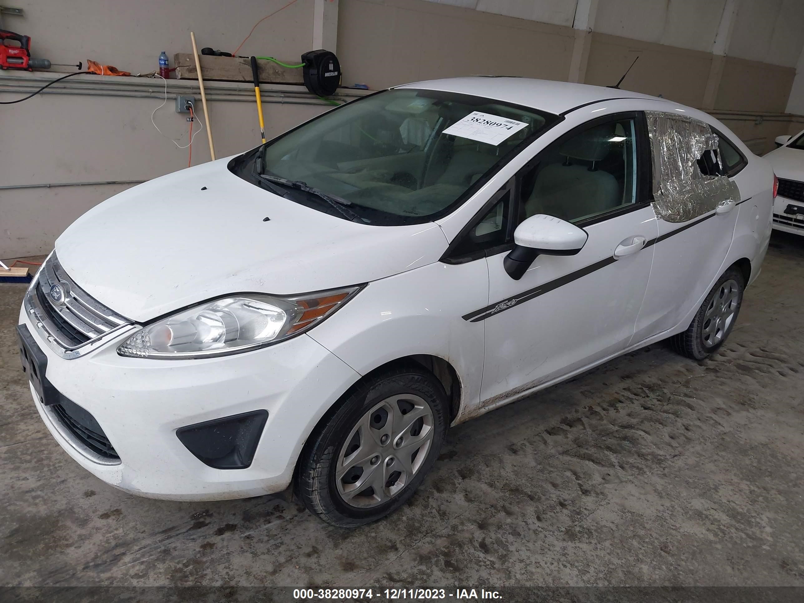 Photo 1 VIN: 3FADP4BJXBM173105 - FORD FIESTA 