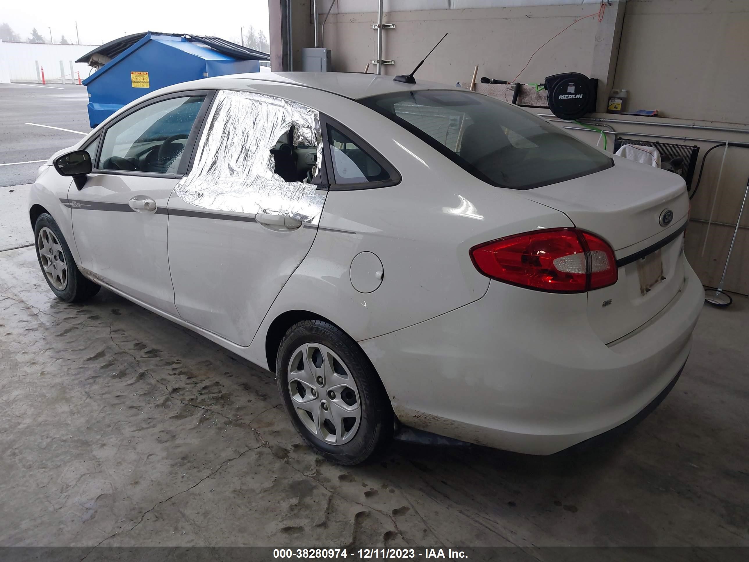 Photo 2 VIN: 3FADP4BJXBM173105 - FORD FIESTA 