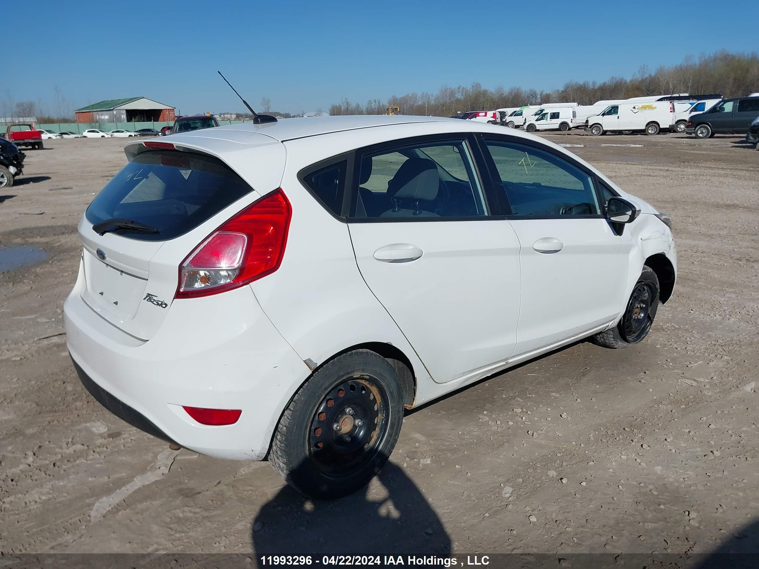 Photo 3 VIN: 3FADP4EJ0EM124365 - FORD FIESTA 