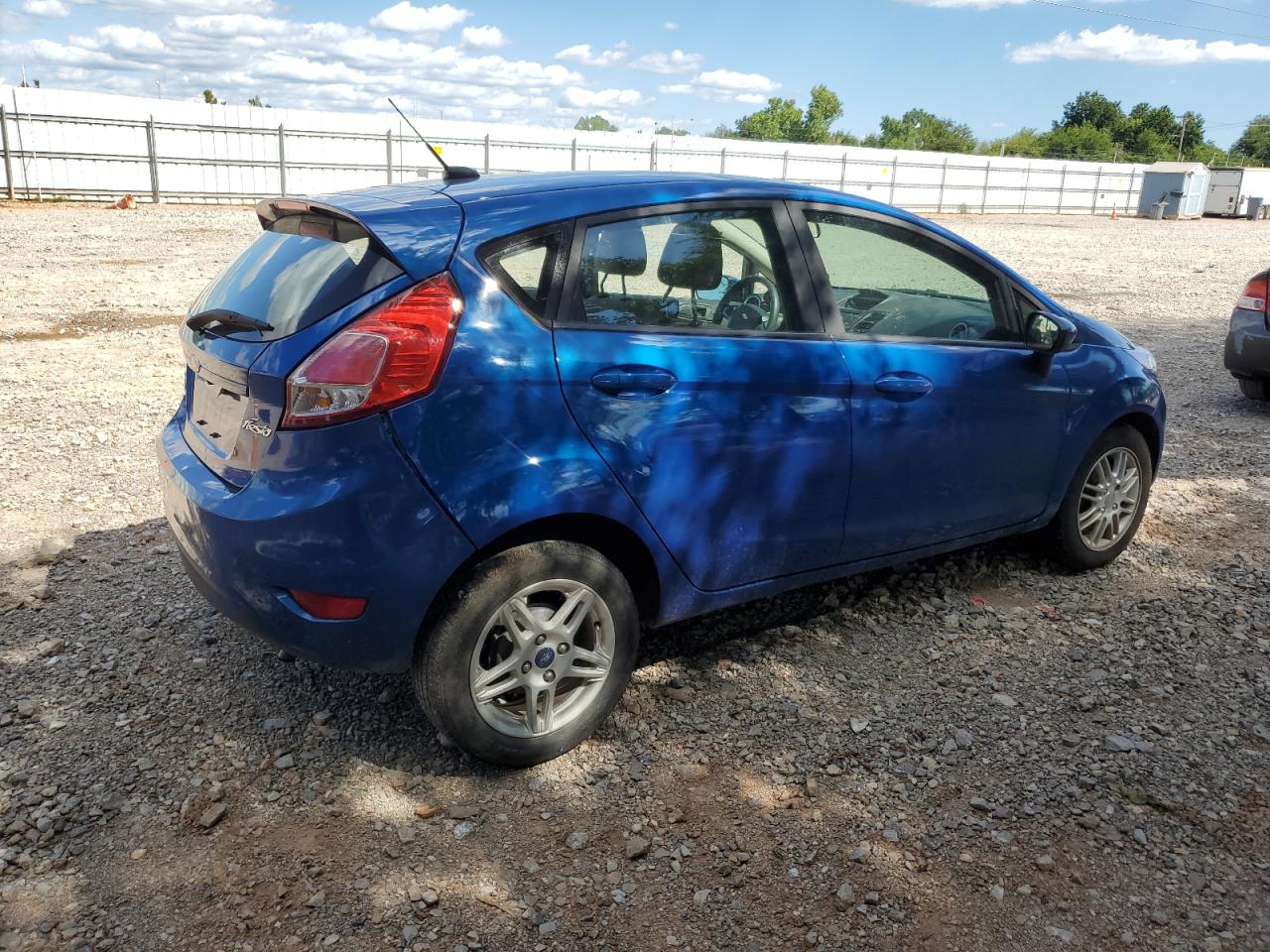 Photo 2 VIN: 3FADP4EJ0JM107981 - FORD FIESTA 