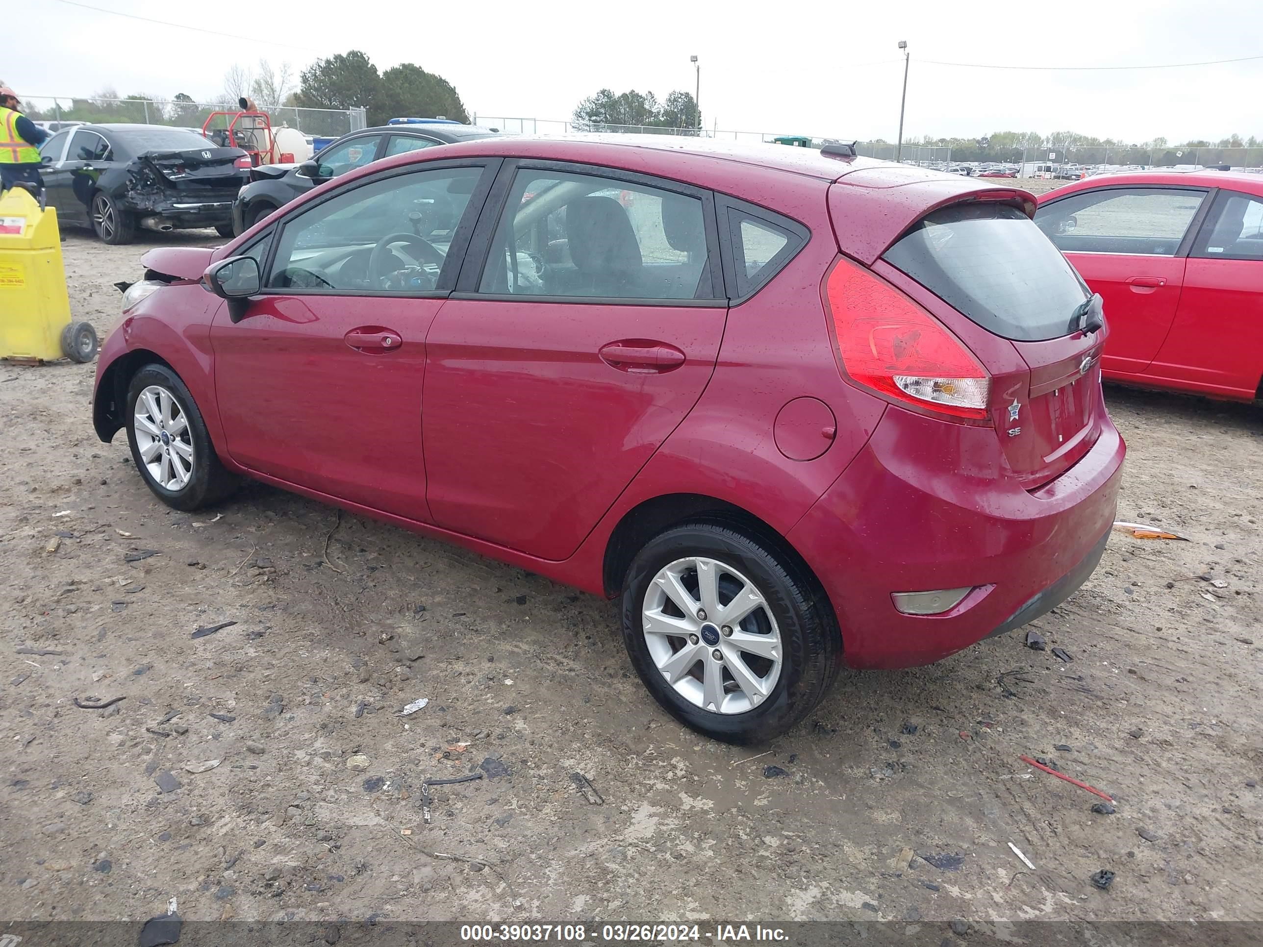 Photo 2 VIN: 3FADP4EJ1BM130039 - FORD FIESTA 