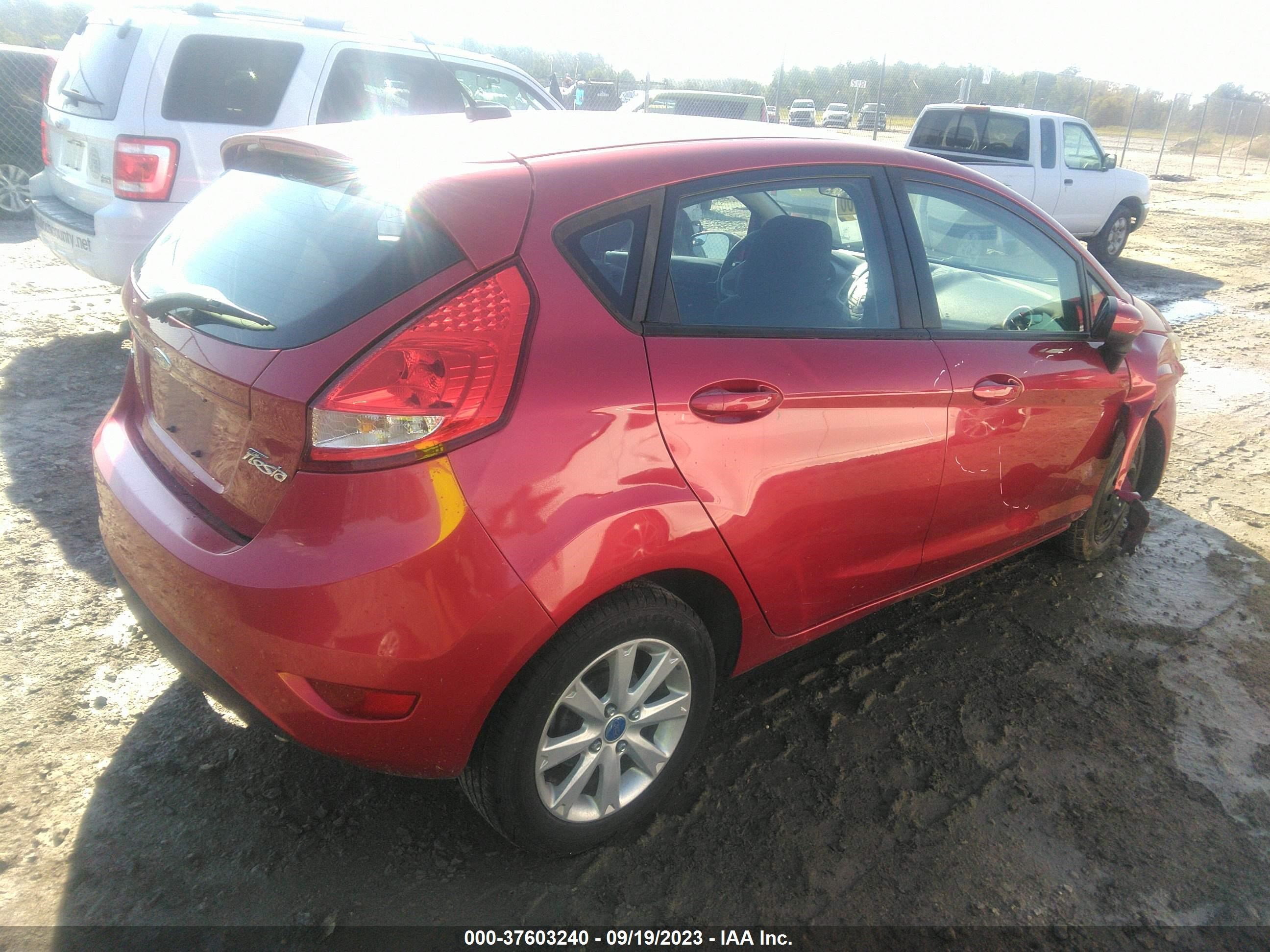 Photo 3 VIN: 3FADP4EJ1CM121164 - FORD FIESTA 