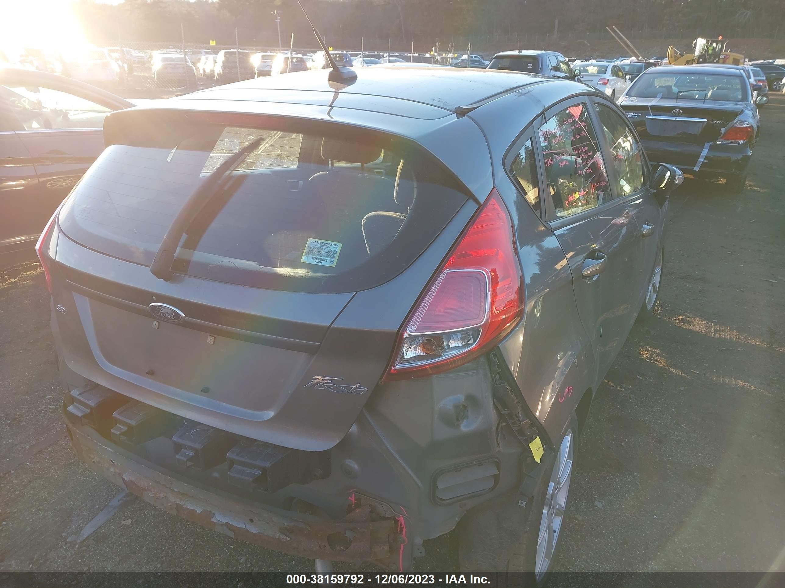 Photo 3 VIN: 3FADP4EJ2EM225455 - FORD FIESTA 