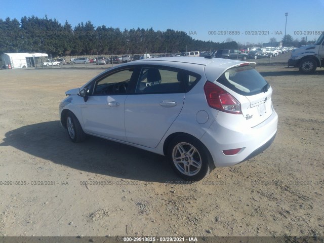 Photo 2 VIN: 3FADP4EJ2JM103849 - FORD FIESTA 