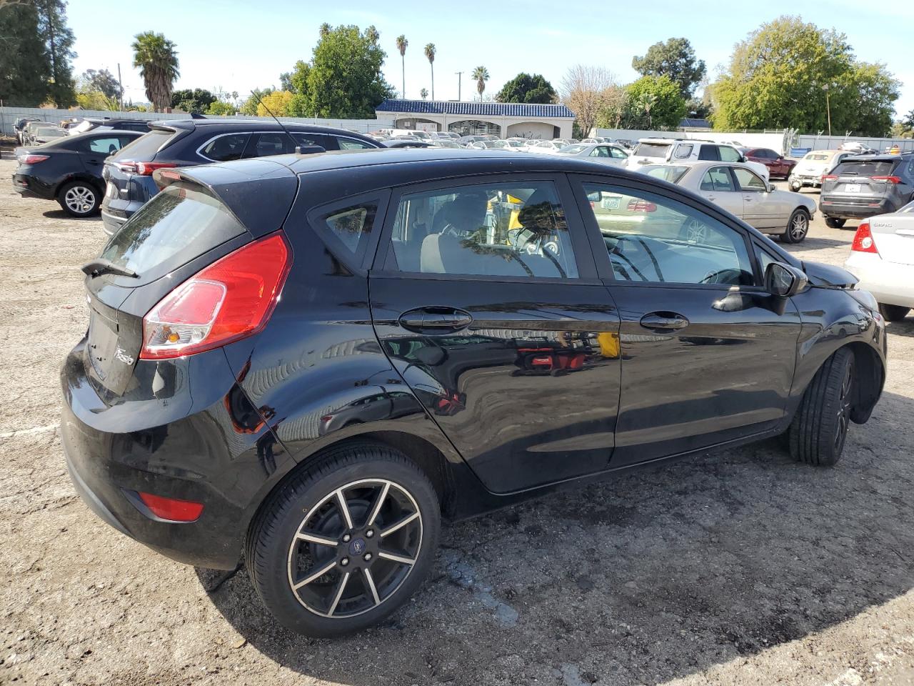 Photo 2 VIN: 3FADP4EJ5JM110102 - FORD FIESTA 