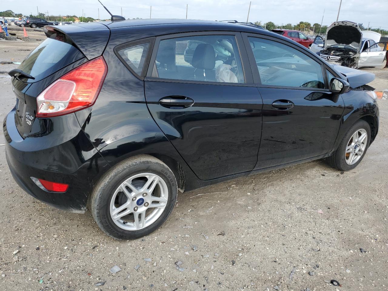 Photo 2 VIN: 3FADP4EJ8JM108599 - FORD FIESTA 