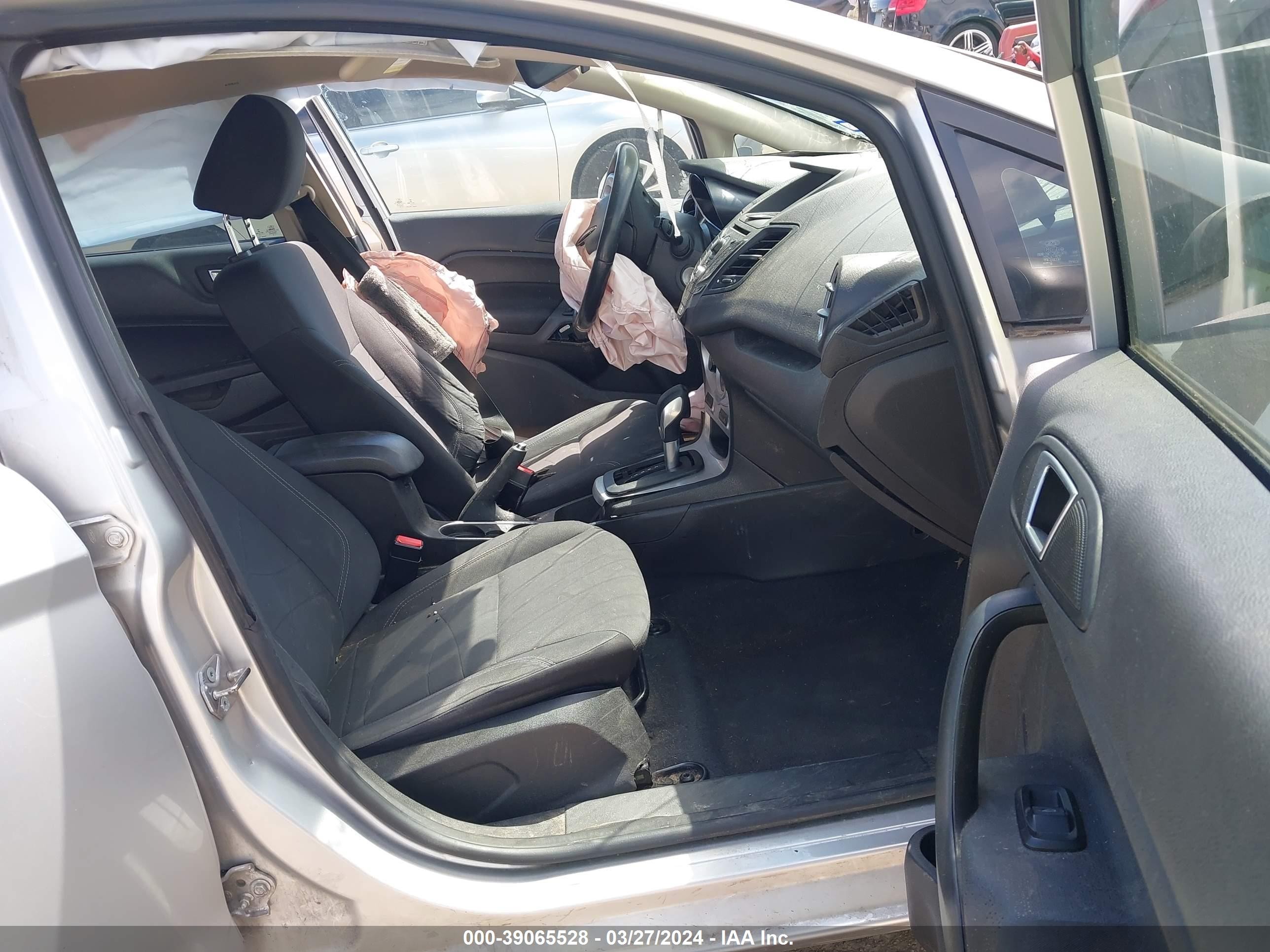 Photo 4 VIN: 3FADP4EJXFM181805 - FORD FIESTA 