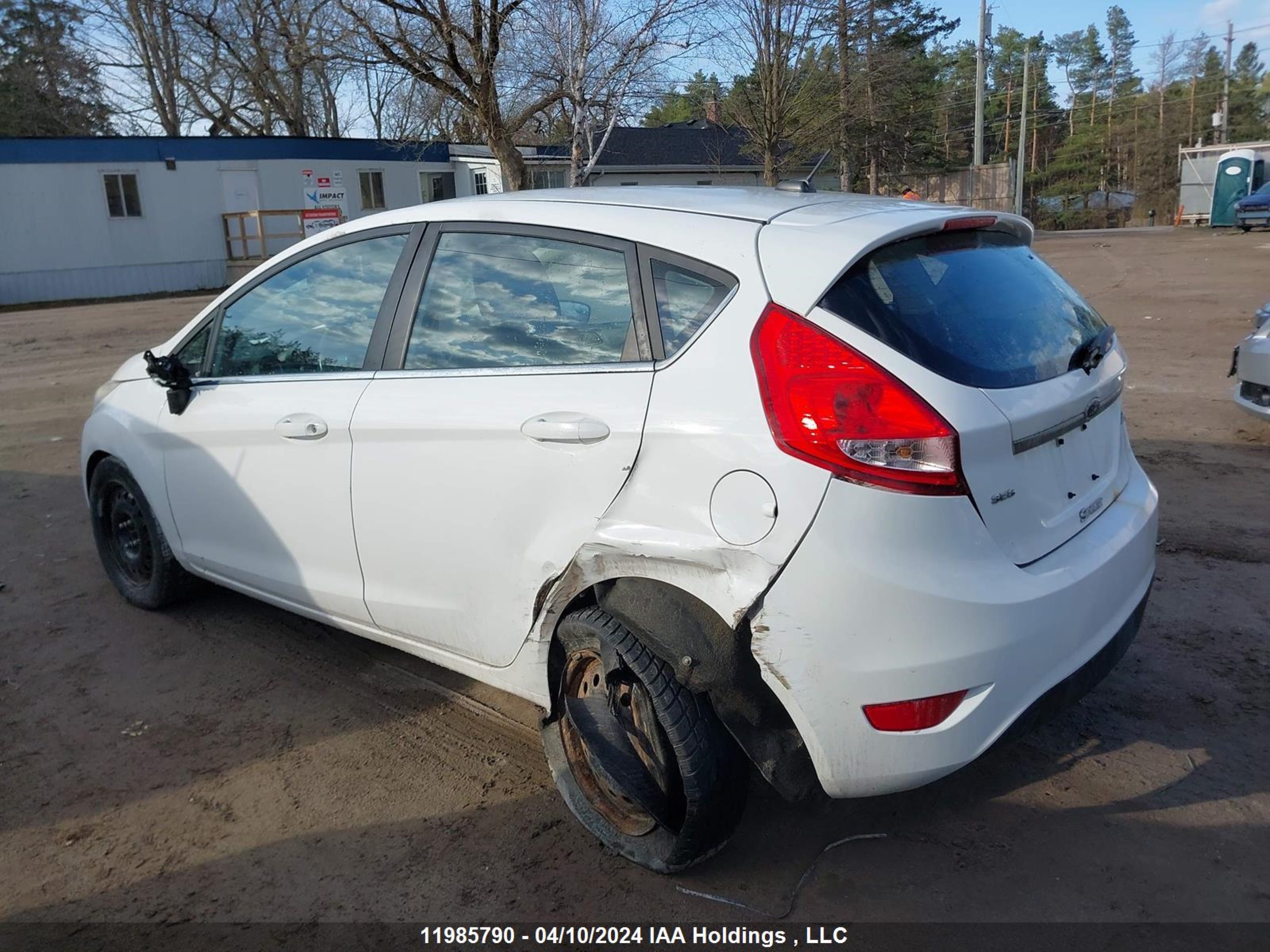 Photo 2 VIN: 3FADP4FJ2BM152453 - FORD FIESTA 