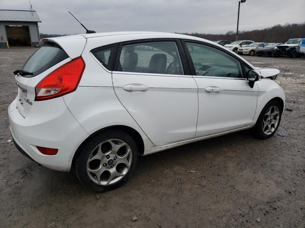 Photo 2 VIN: 3FADP4FJXBM170019 - FORD FIESTA 