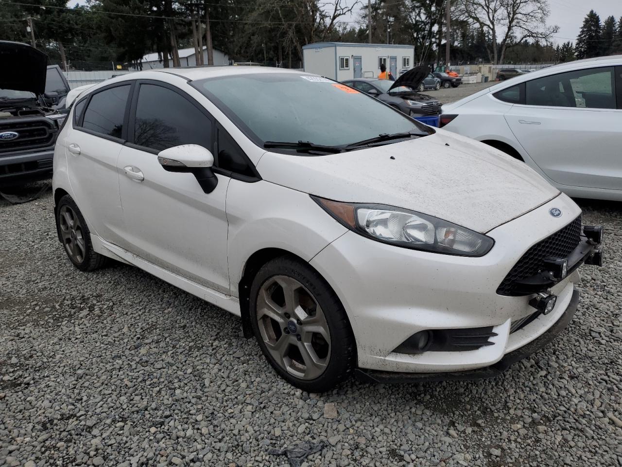 Photo 3 VIN: 3FADP4GX7JM114170 - FORD FIESTA 