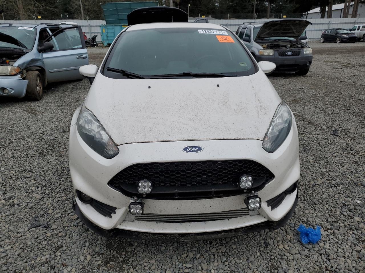 Photo 4 VIN: 3FADP4GX7JM114170 - FORD FIESTA 