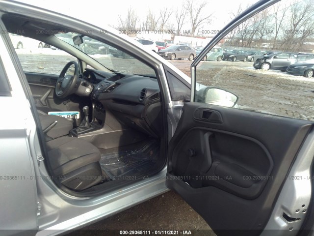 Photo 4 VIN: 3FADP4TJ0FM135516 - FORD FIESTA 