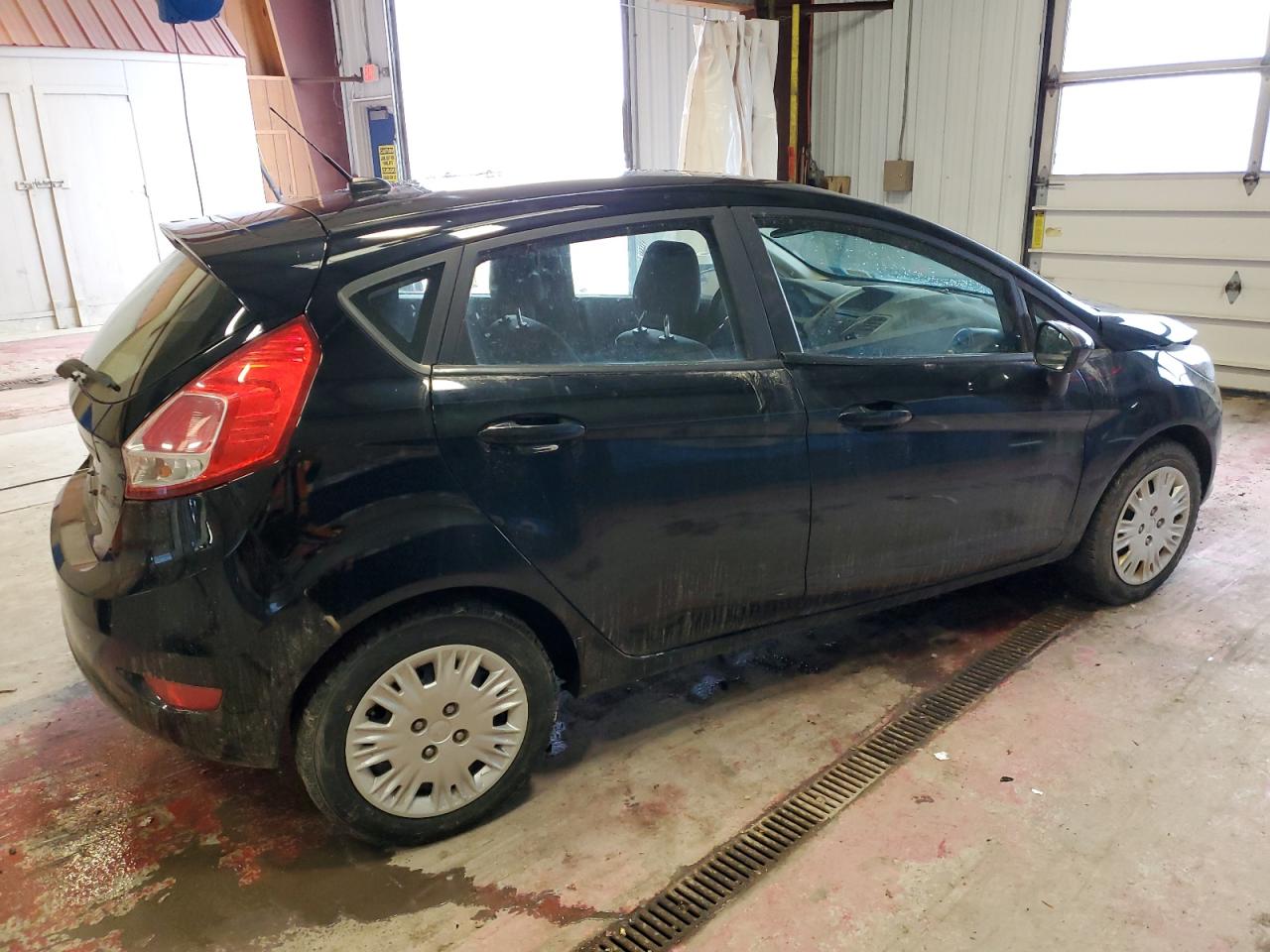 Photo 2 VIN: 3FADP4TJ0HM109100 - FORD FIESTA 