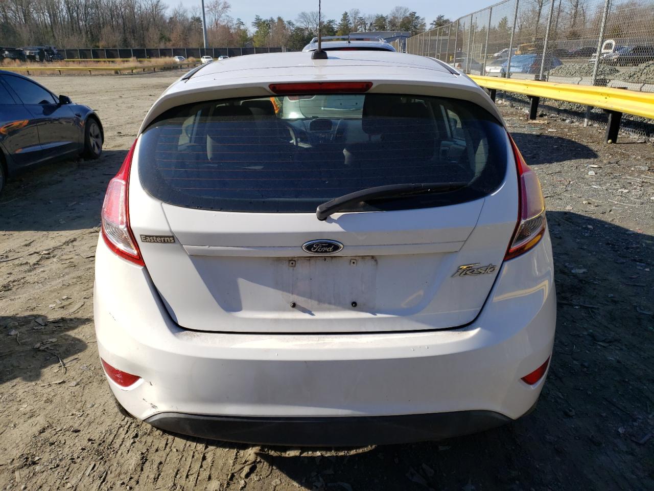 Photo 5 VIN: 3FADP4TJ6FM222112 - FORD FIESTA 