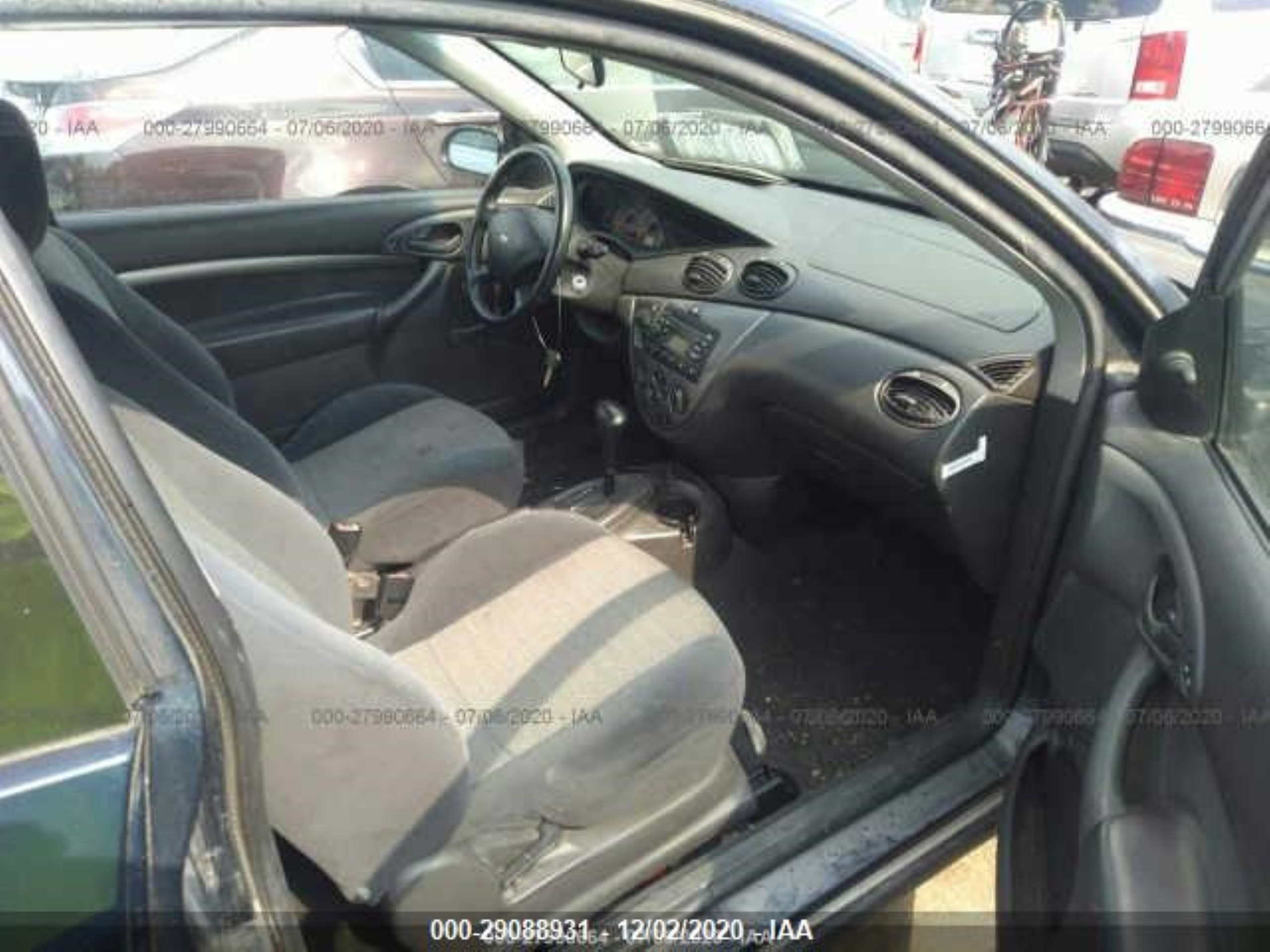 Photo 4 VIN: 3FAFP3131YR200645 - FORD FOCUS 