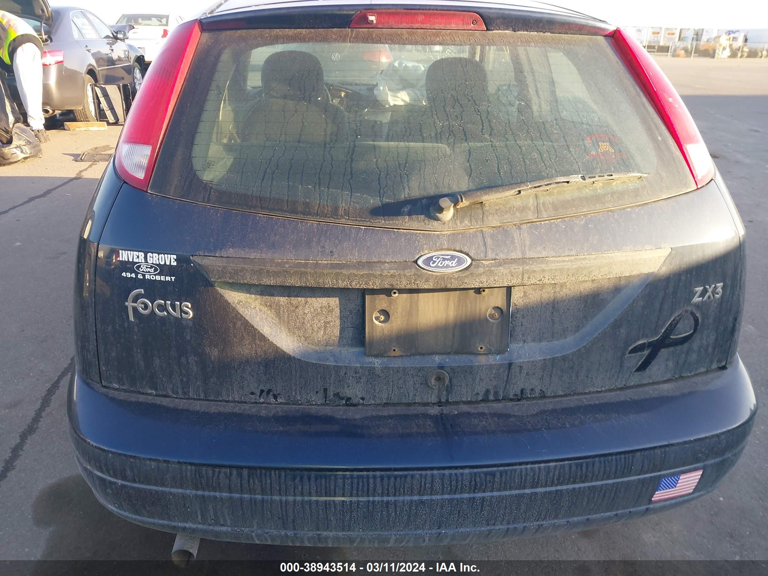 Photo 15 VIN: 3FAFP31381R139235 - FORD FOCUS 