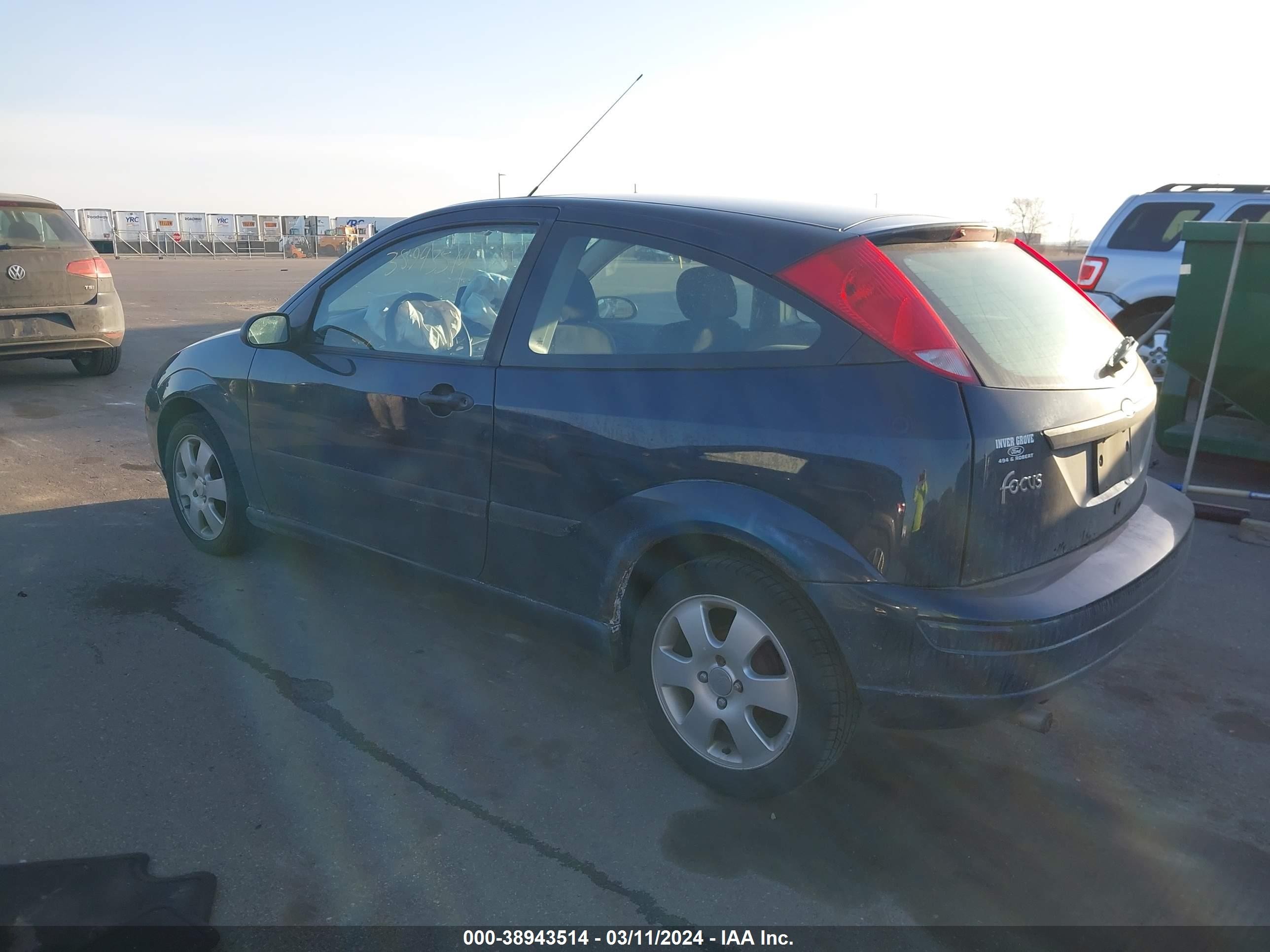 Photo 2 VIN: 3FAFP31381R139235 - FORD FOCUS 