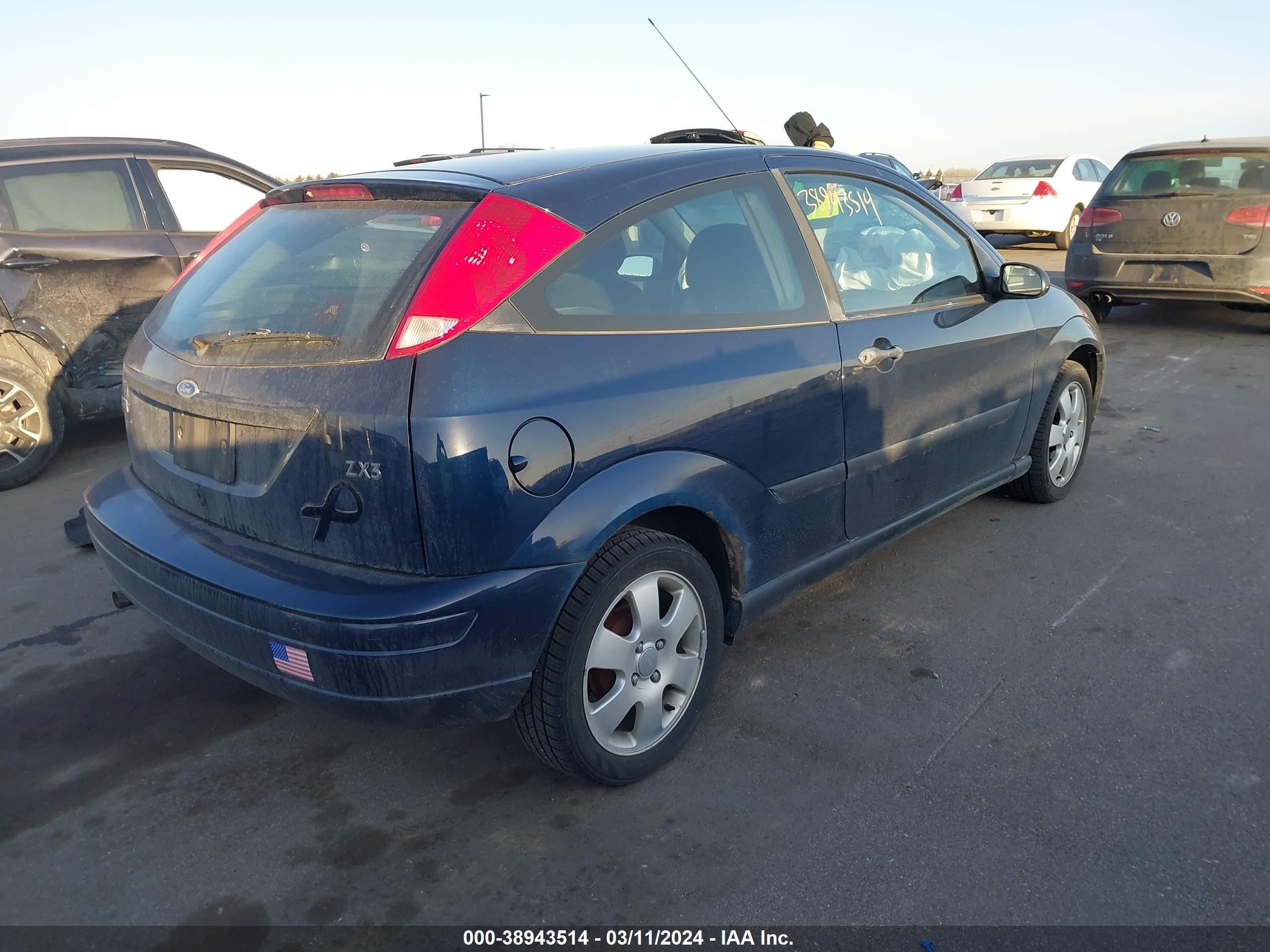 Photo 3 VIN: 3FAFP31381R139235 - FORD FOCUS 