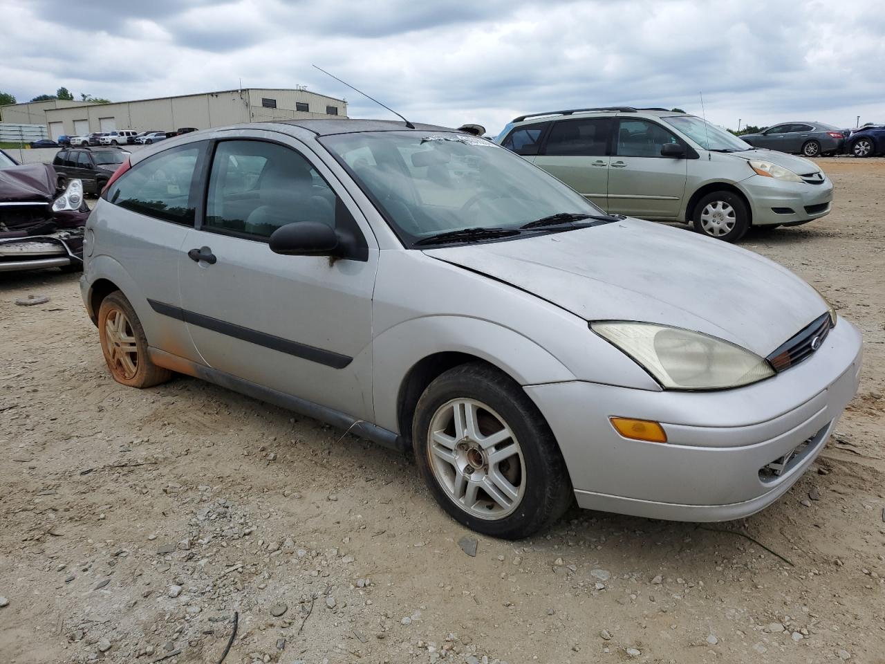 Photo 3 VIN: 3FAFP3138YR203204 - FORD FOCUS 