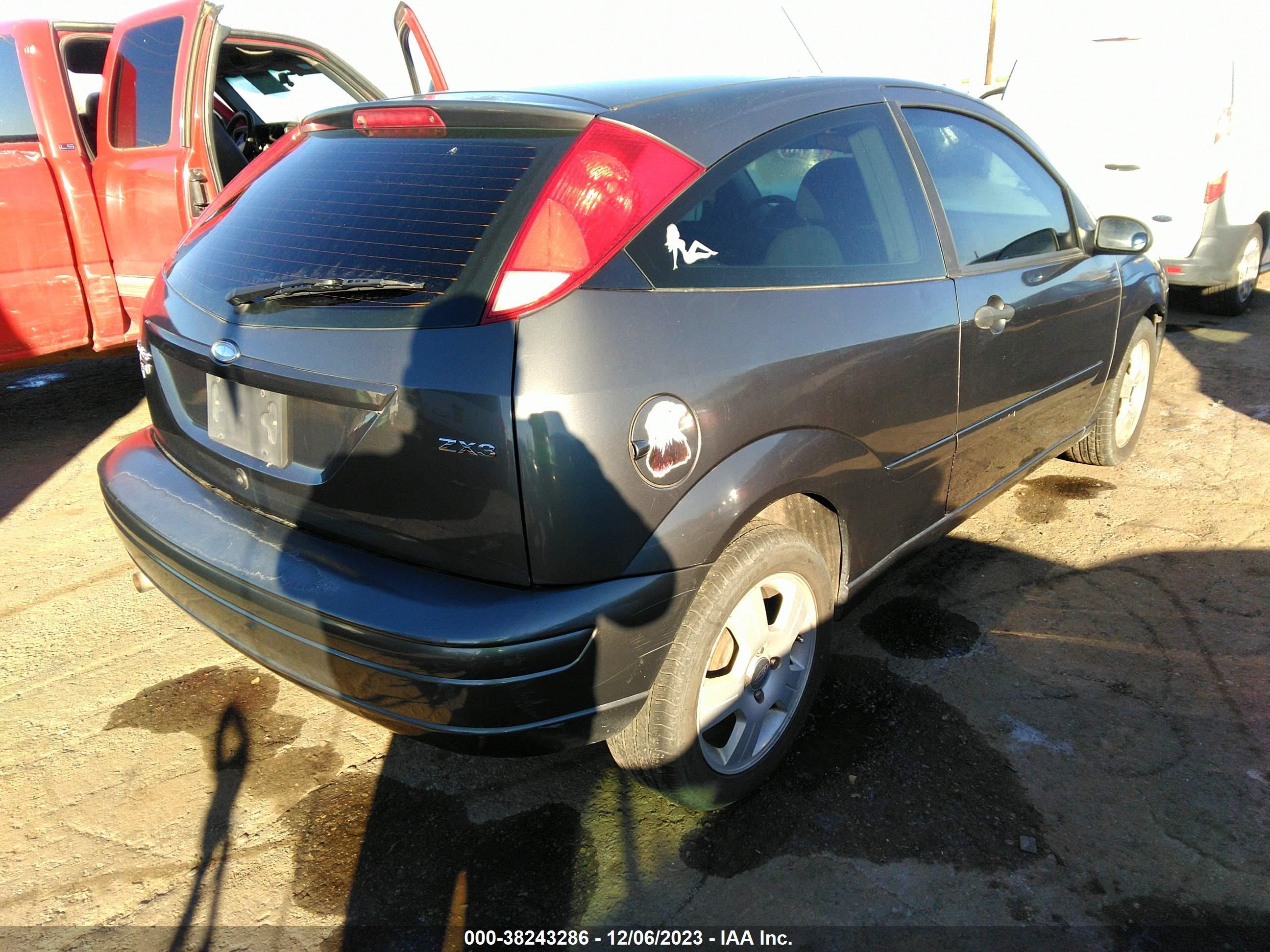 Photo 3 VIN: 3FAFP31N15R159253 - FORD FOCUS 