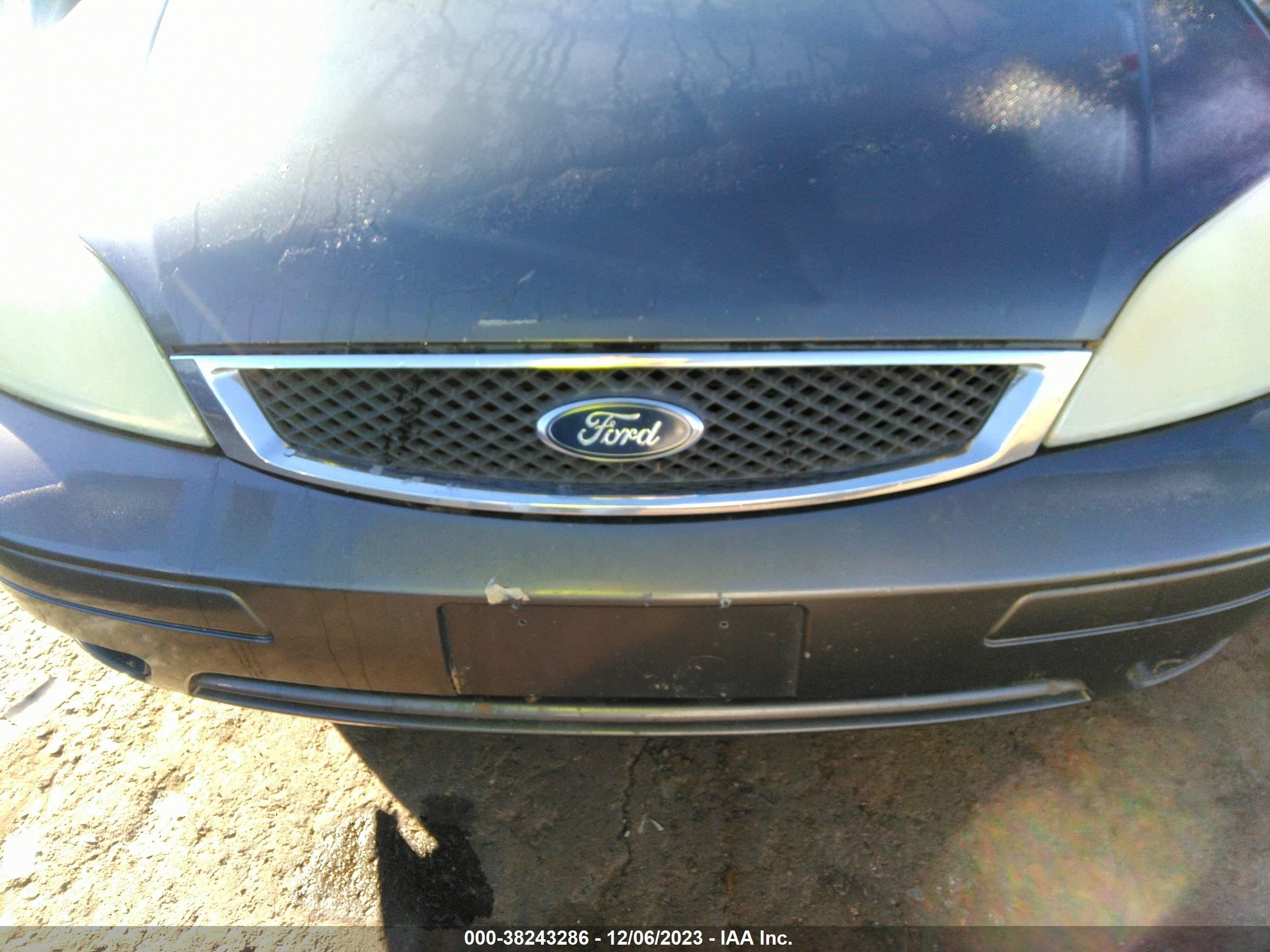 Photo 5 VIN: 3FAFP31N15R159253 - FORD FOCUS 