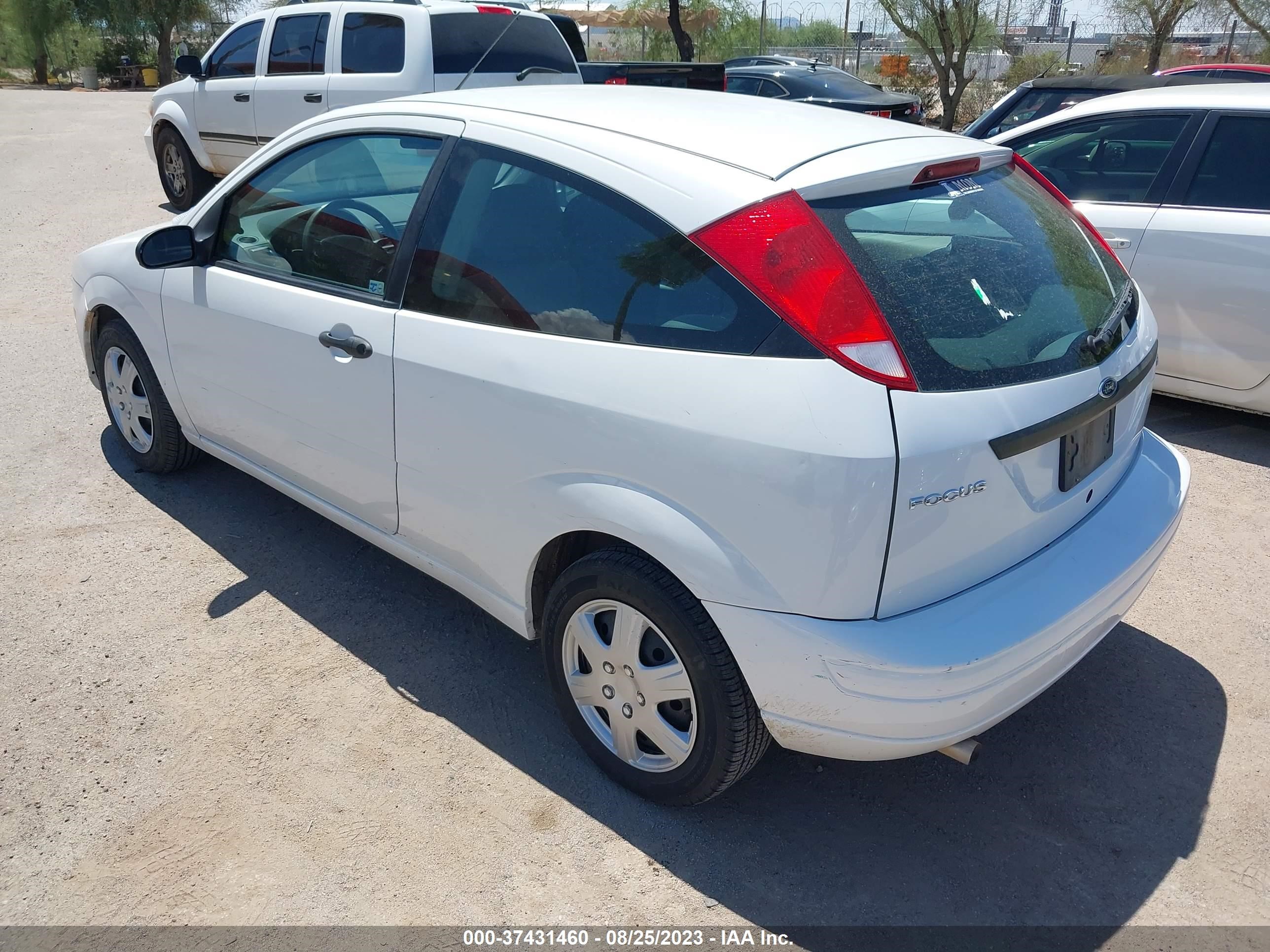 Photo 2 VIN: 3FAFP31N25R134460 - FORD FOCUS 