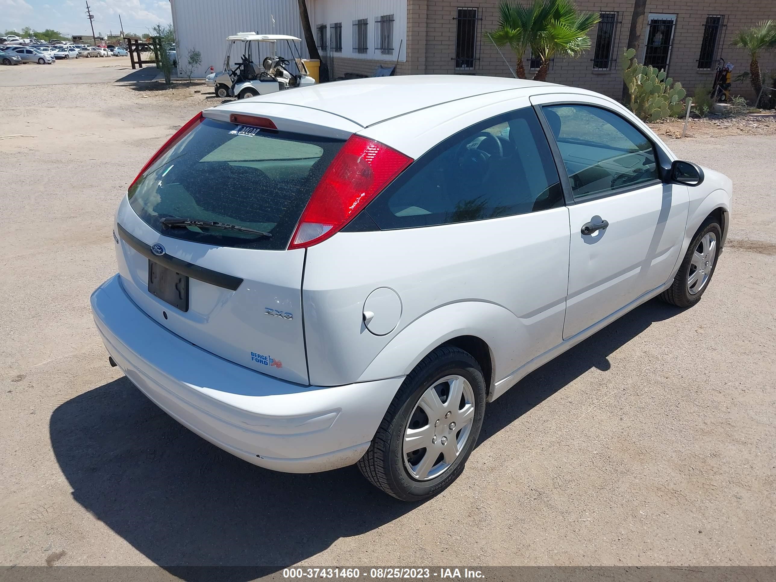 Photo 3 VIN: 3FAFP31N25R134460 - FORD FOCUS 