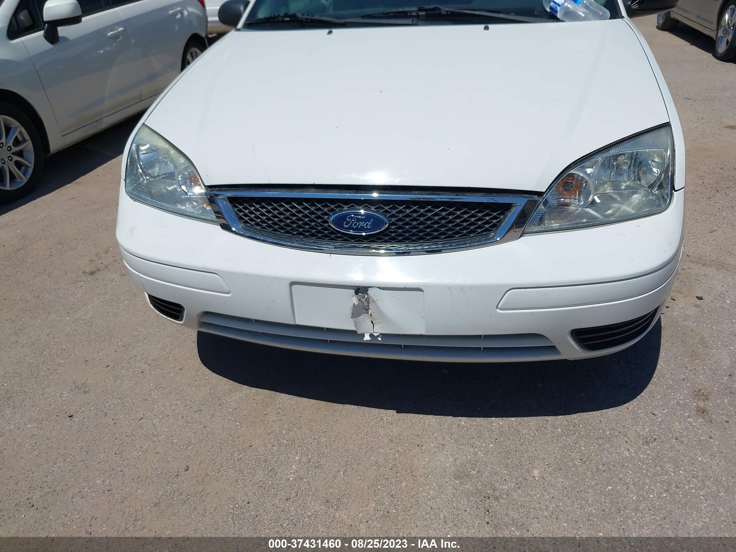 Photo 5 VIN: 3FAFP31N25R134460 - FORD FOCUS 