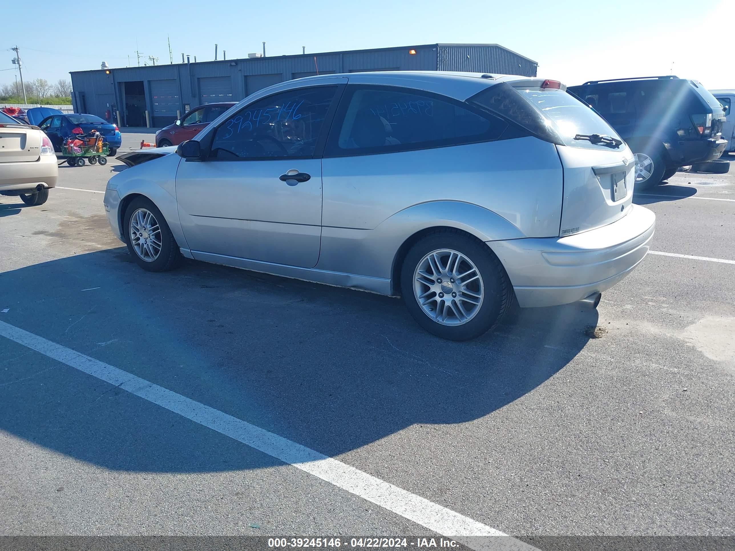 Photo 2 VIN: 3FAFP31N95R114190 - FORD FOCUS 