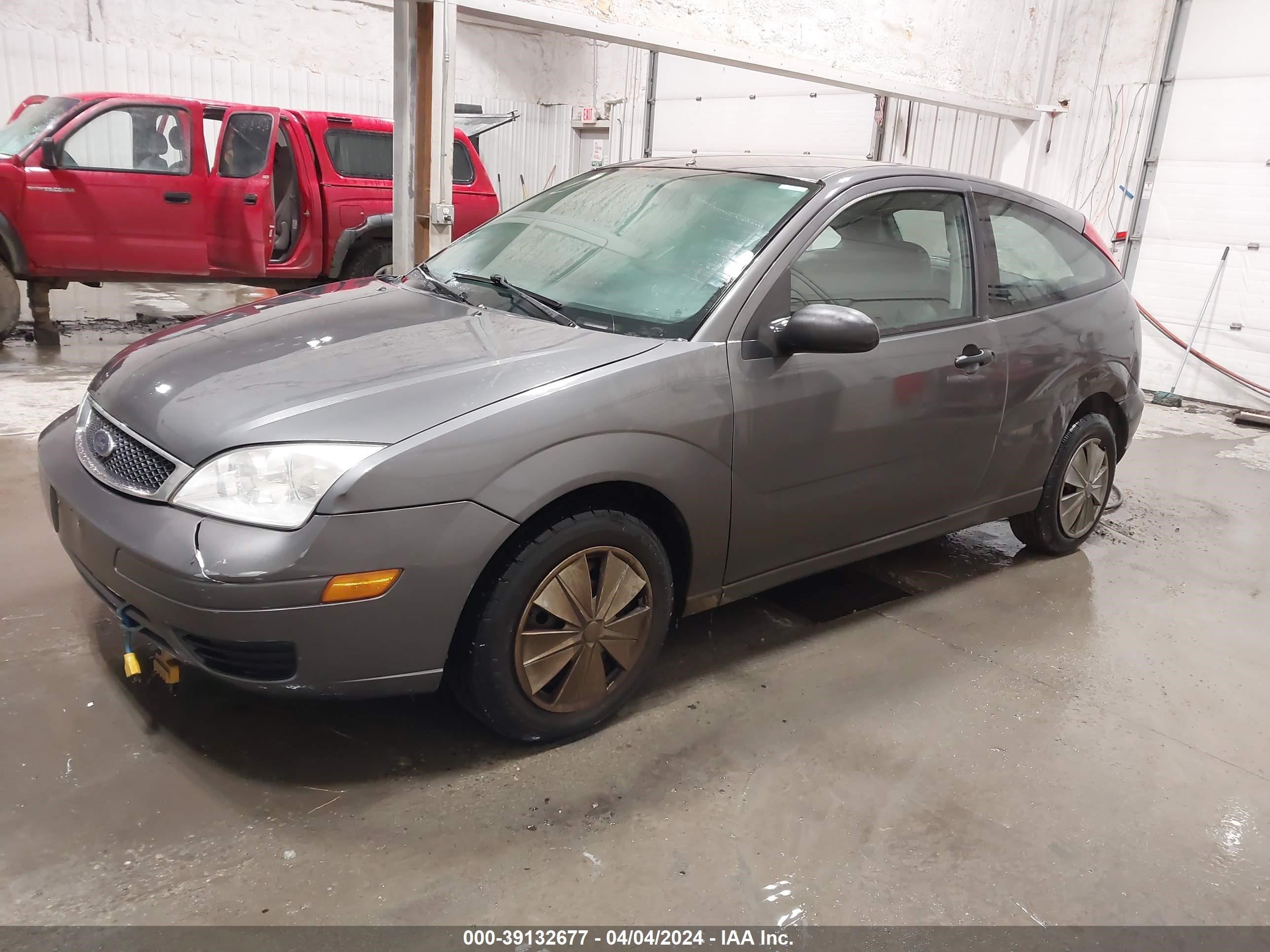 Photo 1 VIN: 3FAFP31N95R132690 - FORD FOCUS 