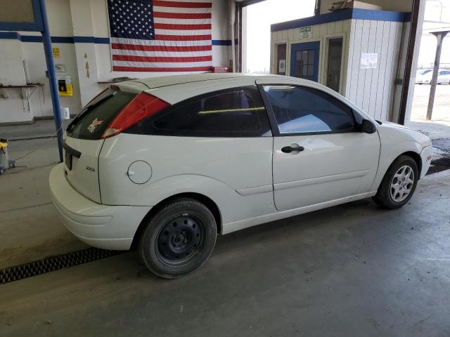 Photo 2 VIN: 3FAFP31NX5R141320 - FORD FOCUS ZX3 