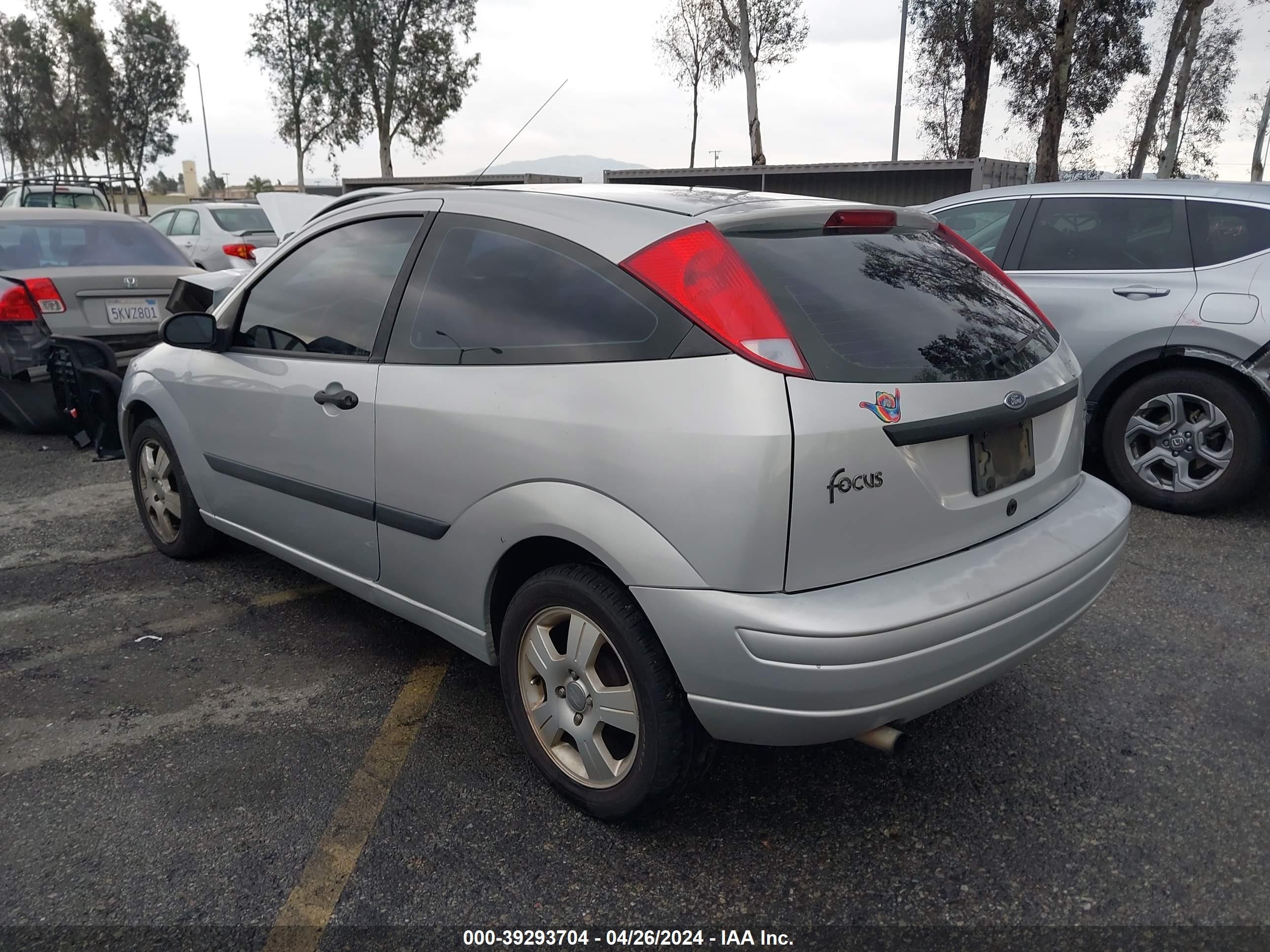 Photo 2 VIN: 3FAFP31Z73R174520 - FORD FOCUS 