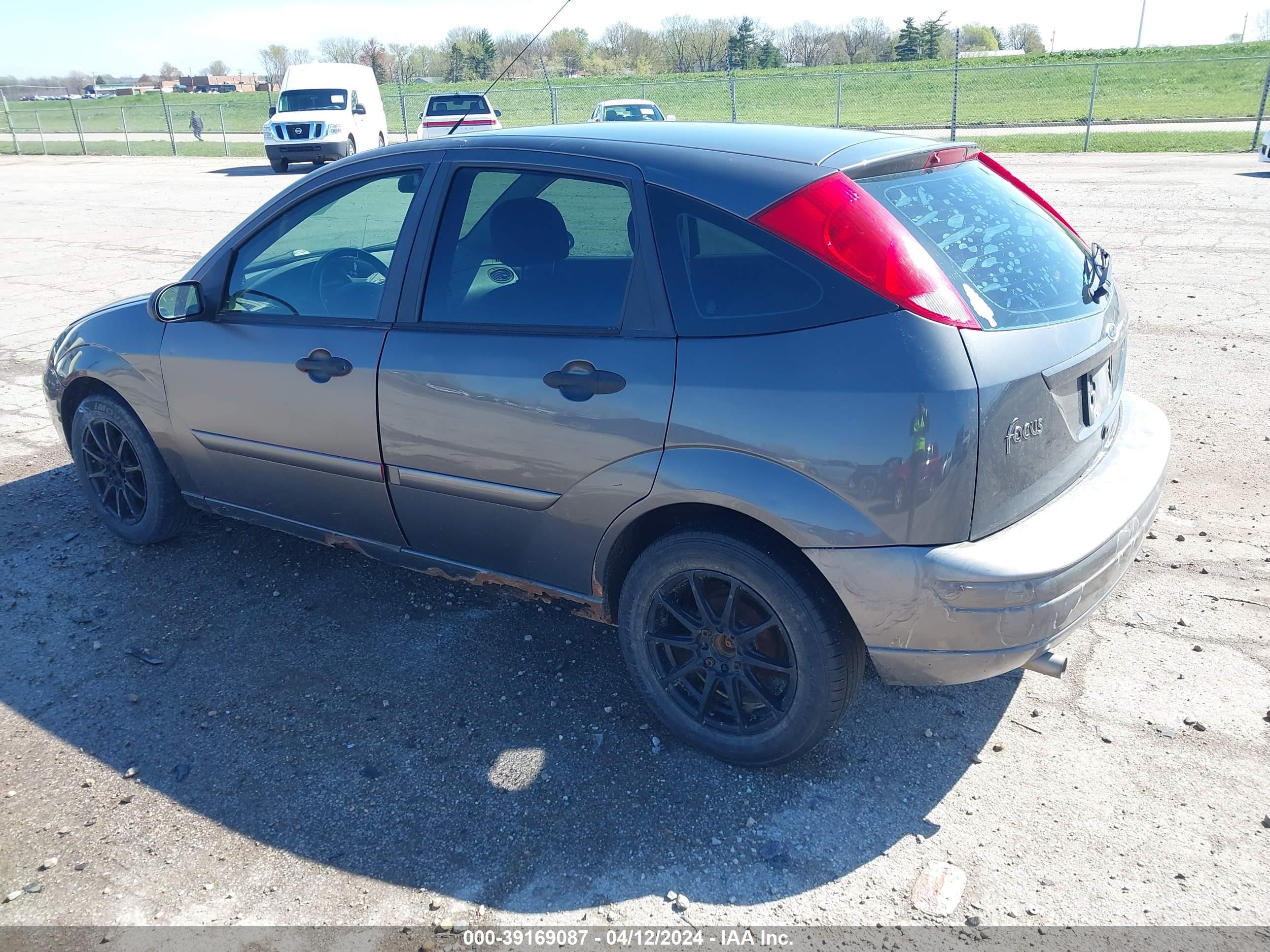 Photo 2 VIN: 3FAFP37313R130158 - FORD FOCUS 