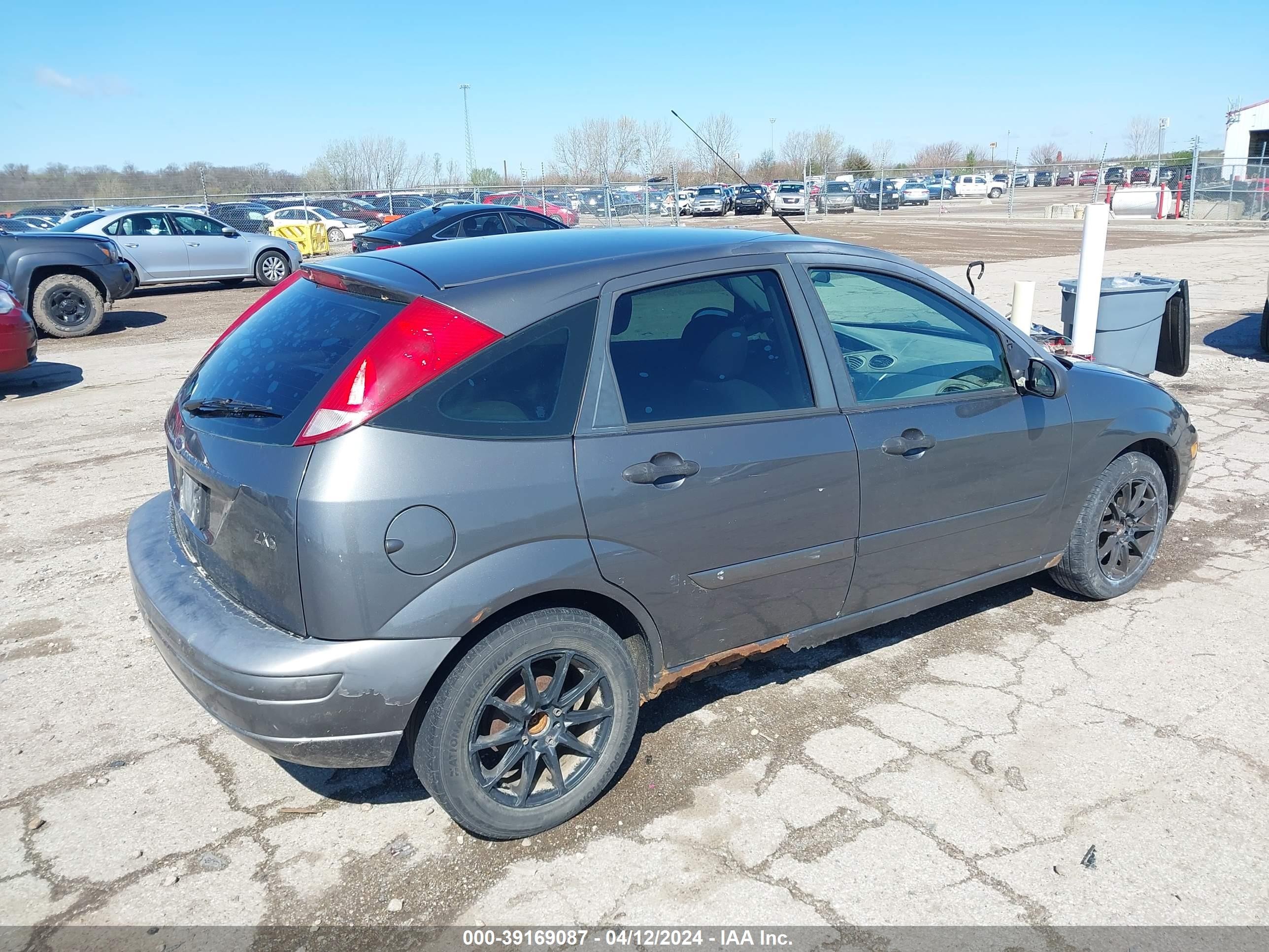 Photo 3 VIN: 3FAFP37313R130158 - FORD FOCUS 