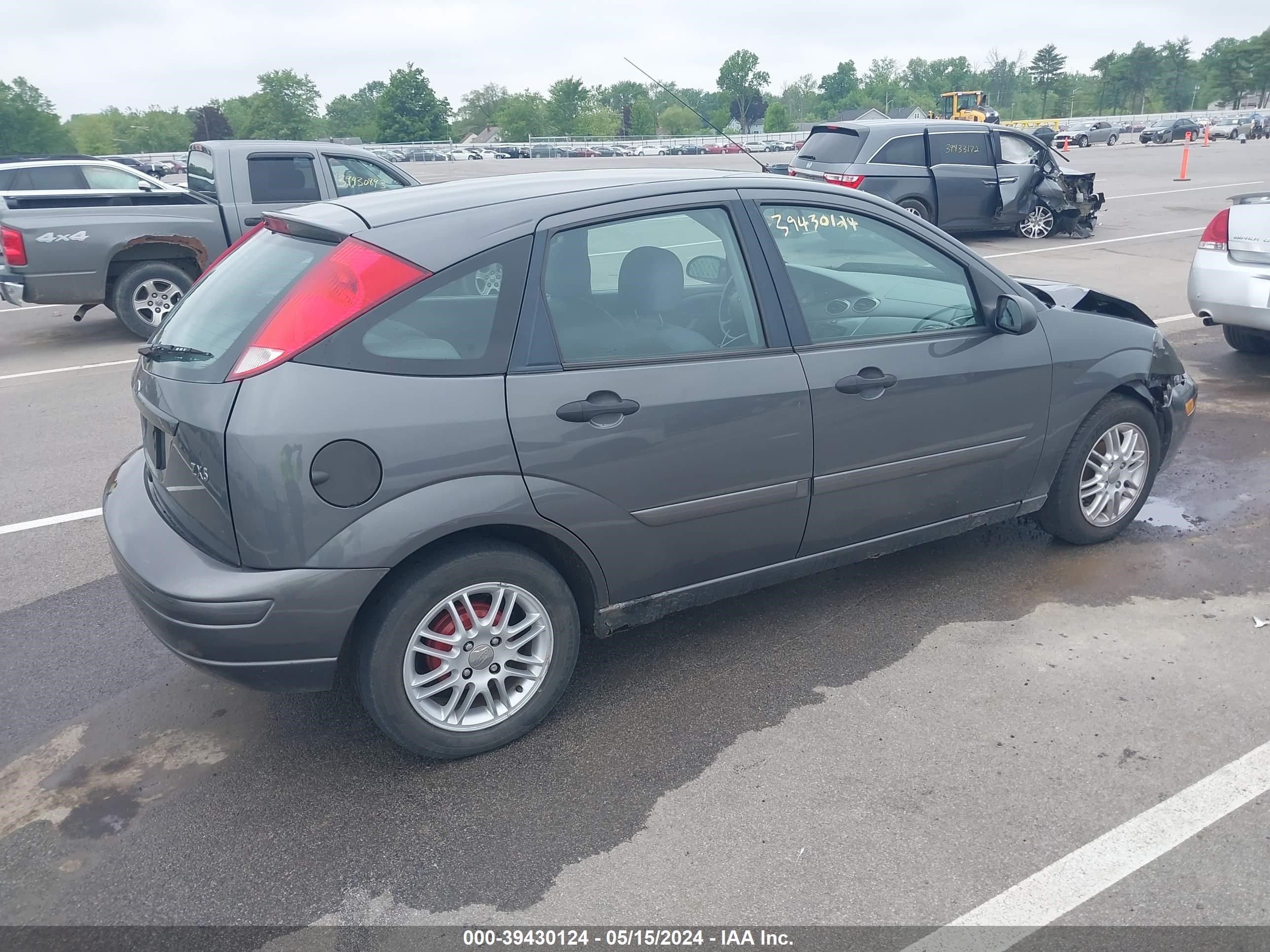 Photo 3 VIN: 3FAFP37343R141512 - FORD FOCUS 